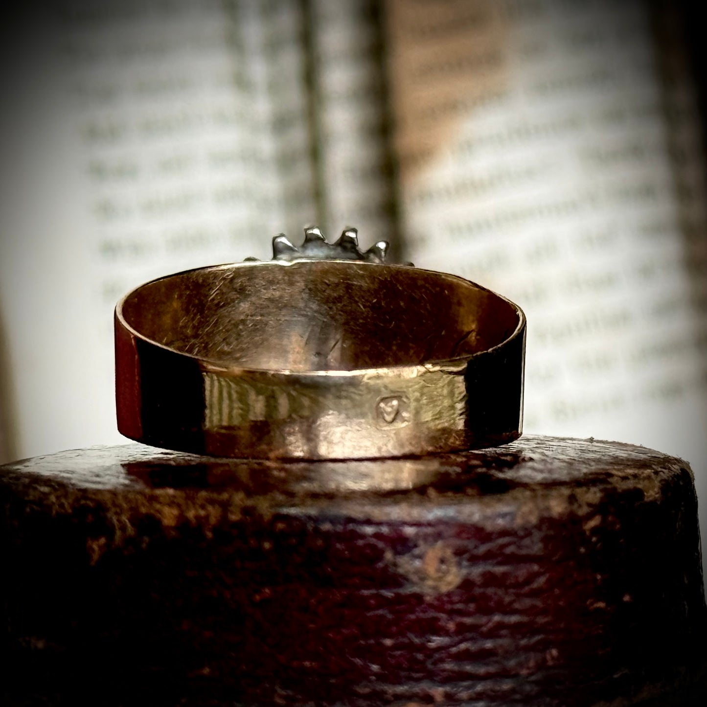 Antique Diamond Cluster Ring in 9 Carat Gold
