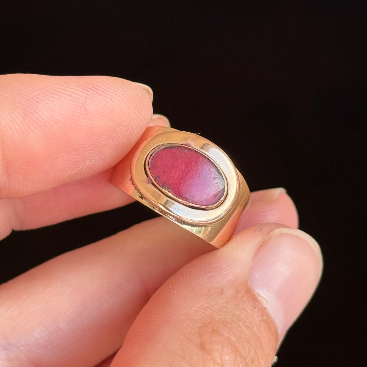 Georgian Locket Ring in 9 Carat gold; Circa 1820
