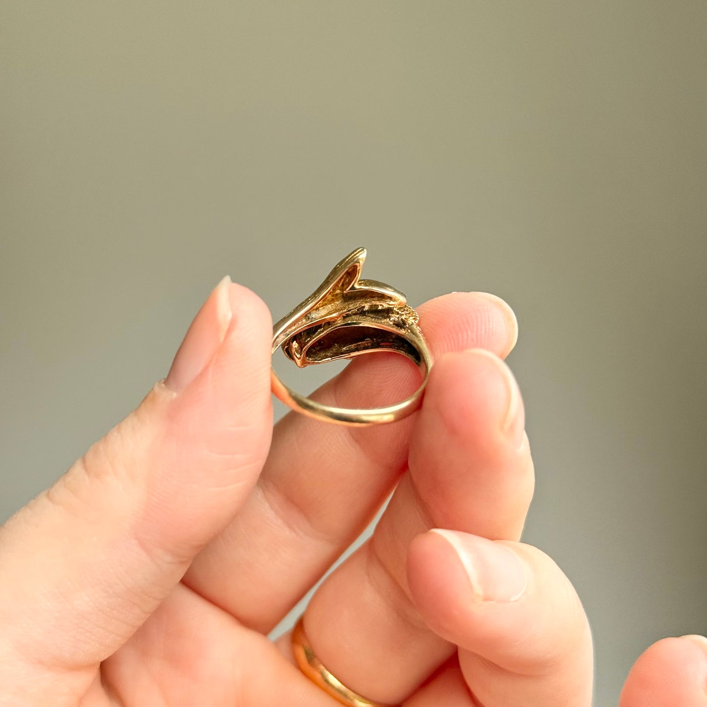 Vintage Symbolic Garnet Eye’d Koi Ring in 9 Carat Gold; Circa 1975