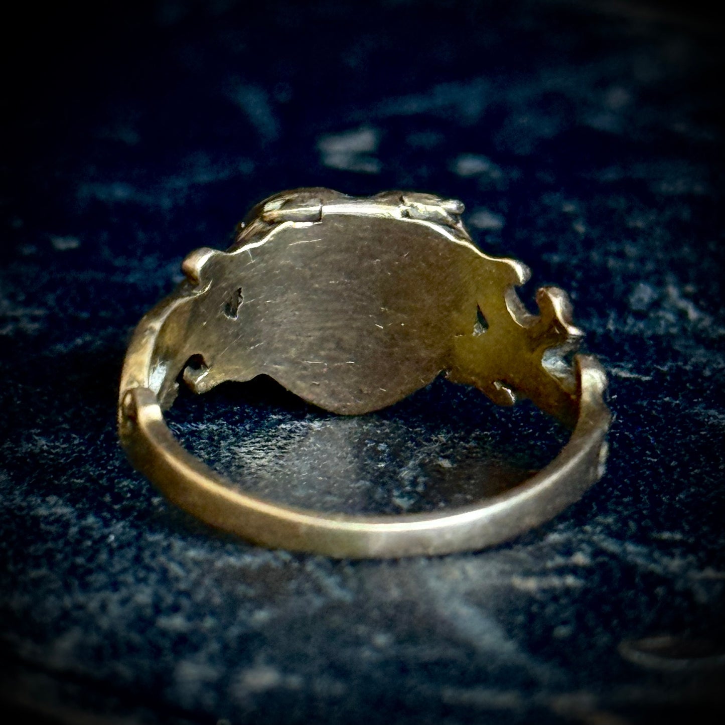 Antique Victorian Heart Locket Mourning Ring in 9 Carat Gold