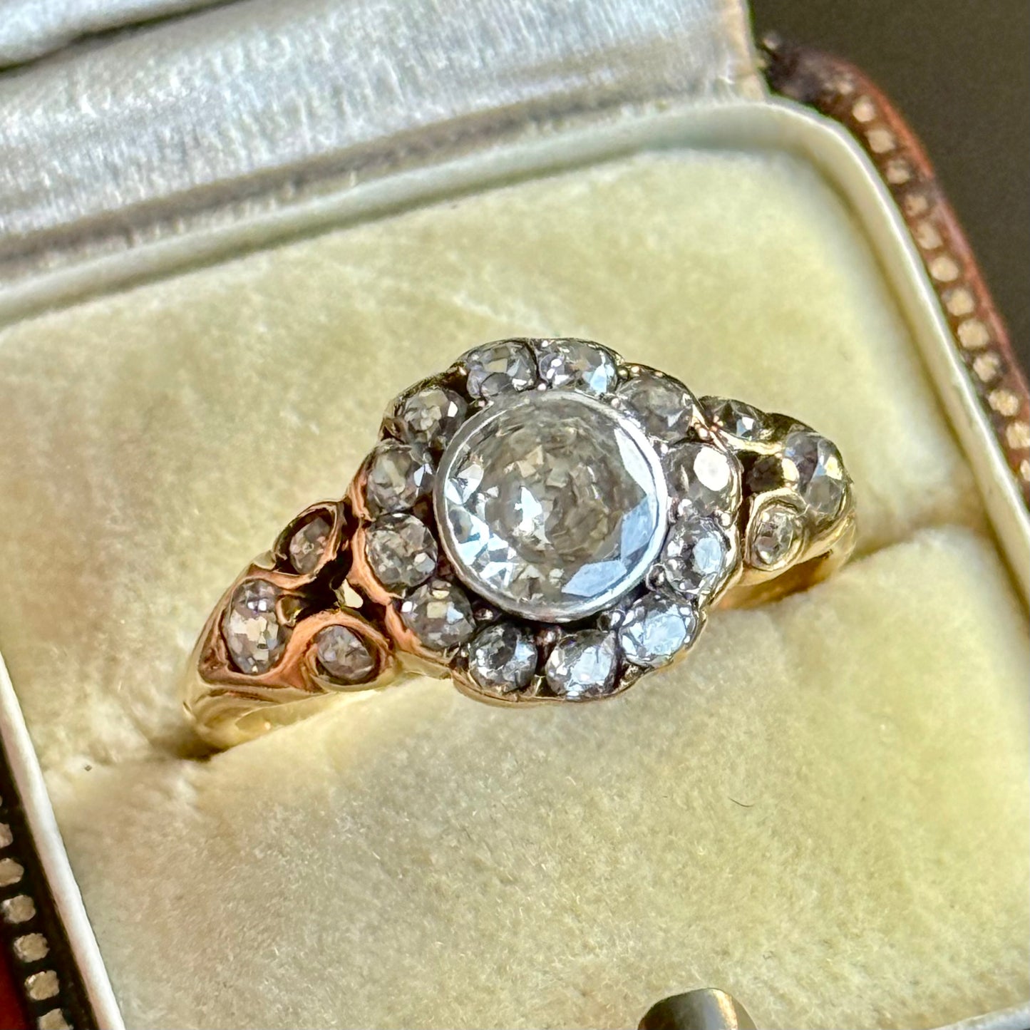 Boxed Vintage Old Cut Diamond Cluster Ring in 18 Carat Gold