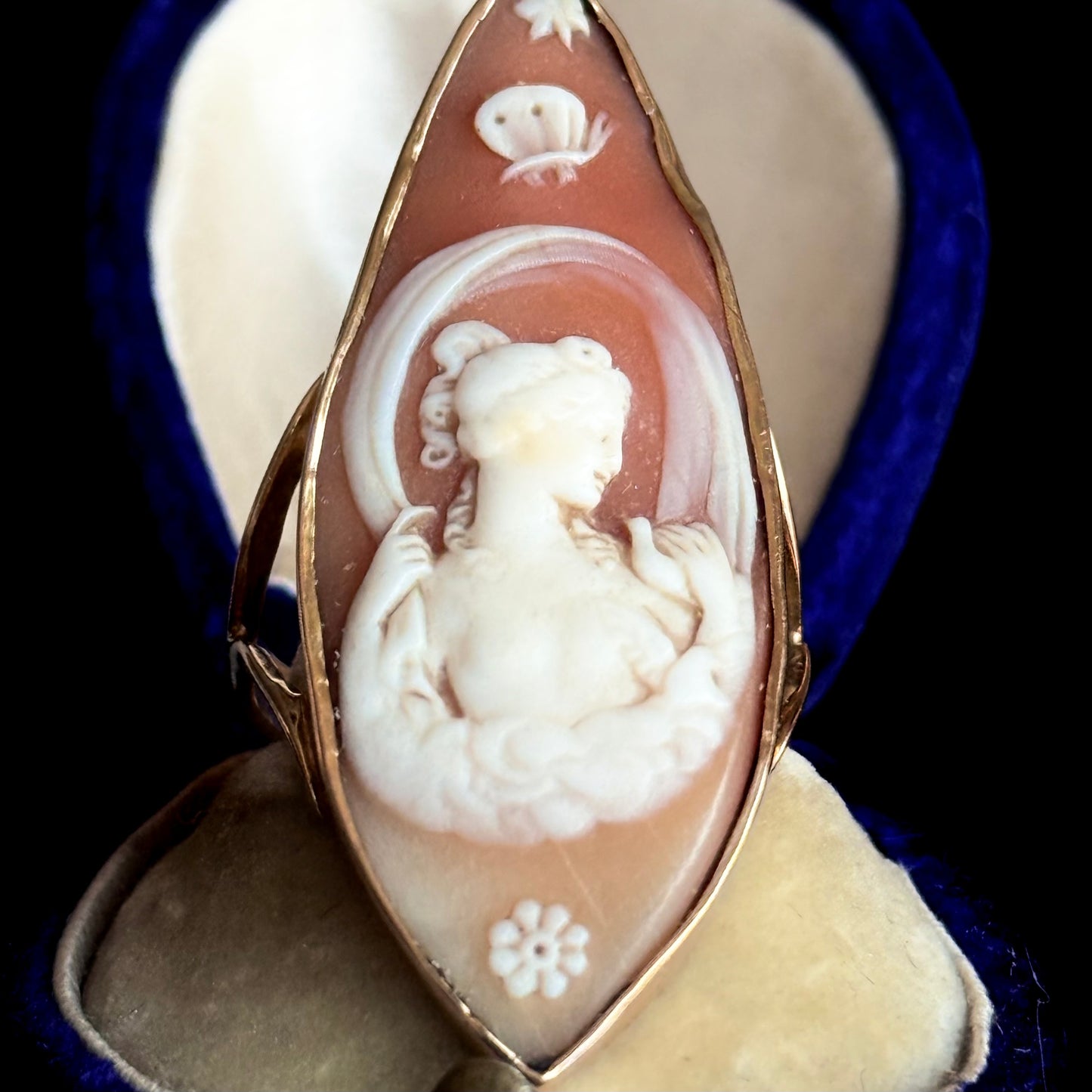 Antique Victorian Venus Dove & Butterfly Cameo Ring