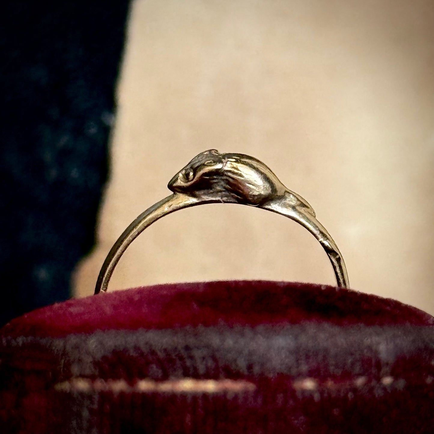 Vintage charming Mouse Ring in 9 Carat gold; Circa 1980