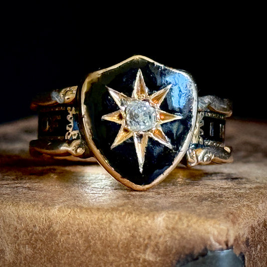 Antique victorian Mourning Ring in 18 Carat Gold