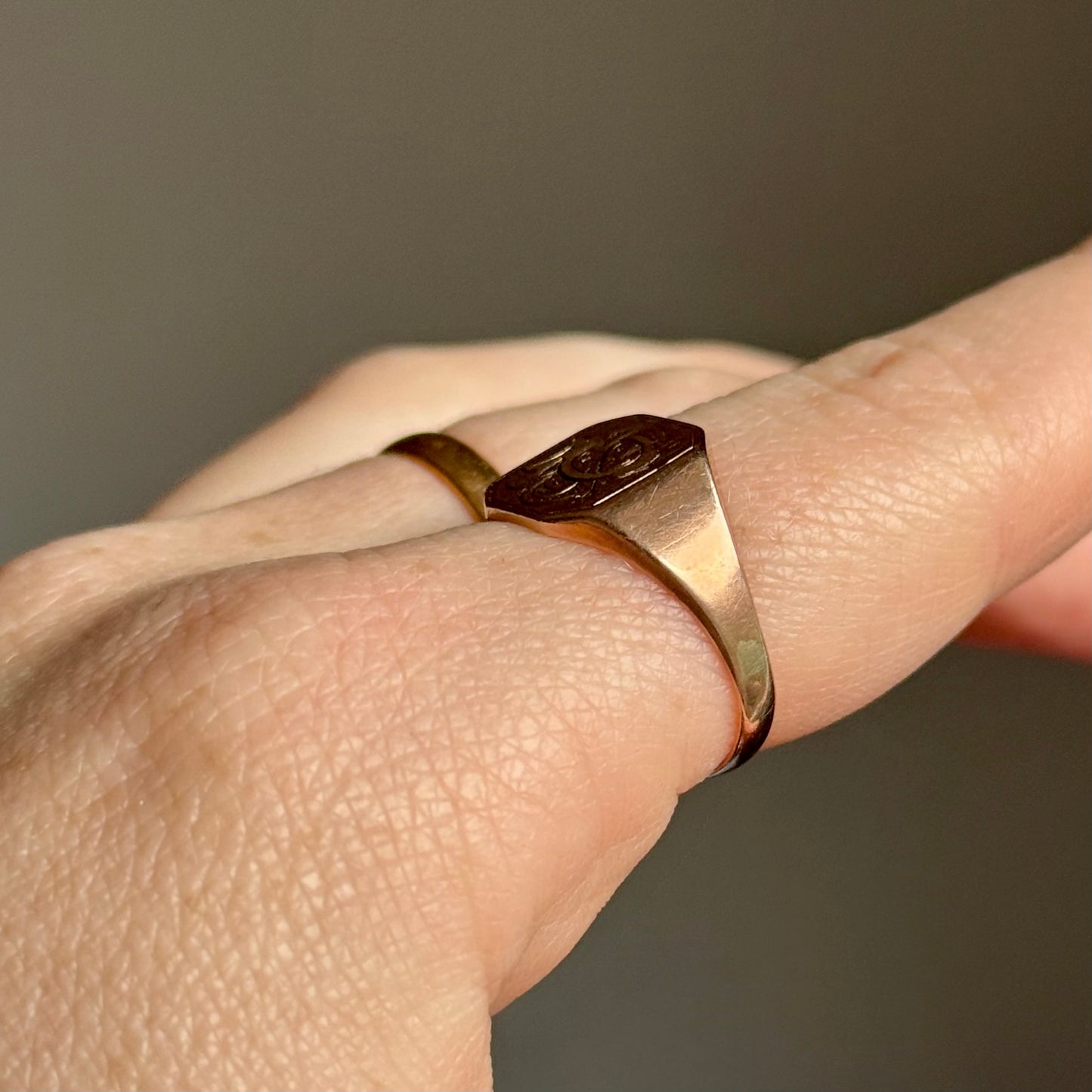 Antique Edwardian Monogram Signet Ring in 9 Carat Gold