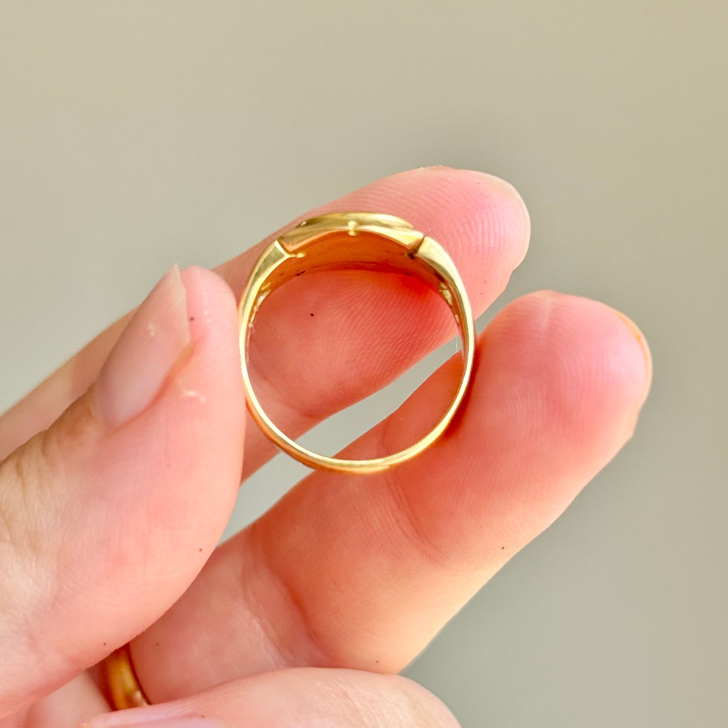 Heavy 'B' Signet Ring in 15 Carat Gold; Circa 1880