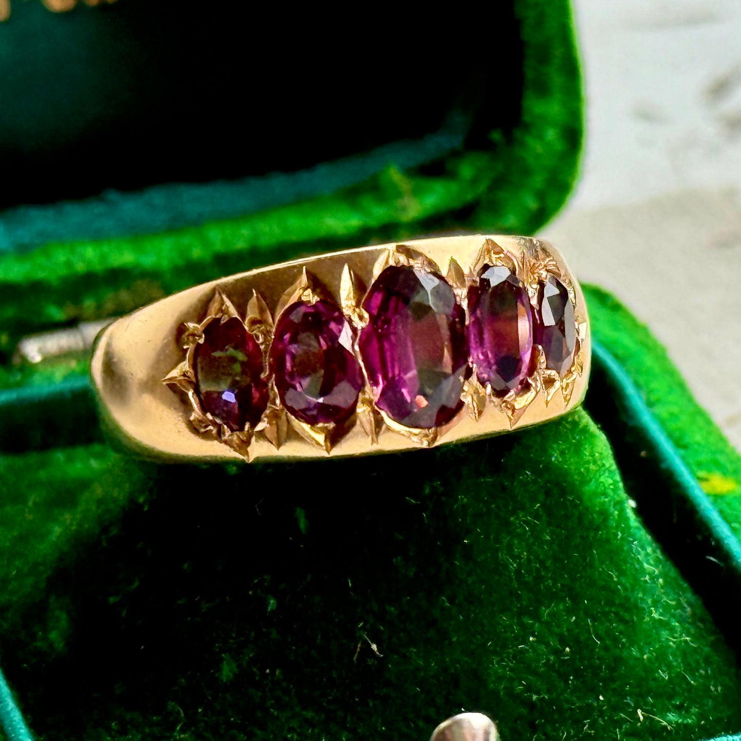 Antique Victorian Graduating Garnet Ring in 9 Carat Gold