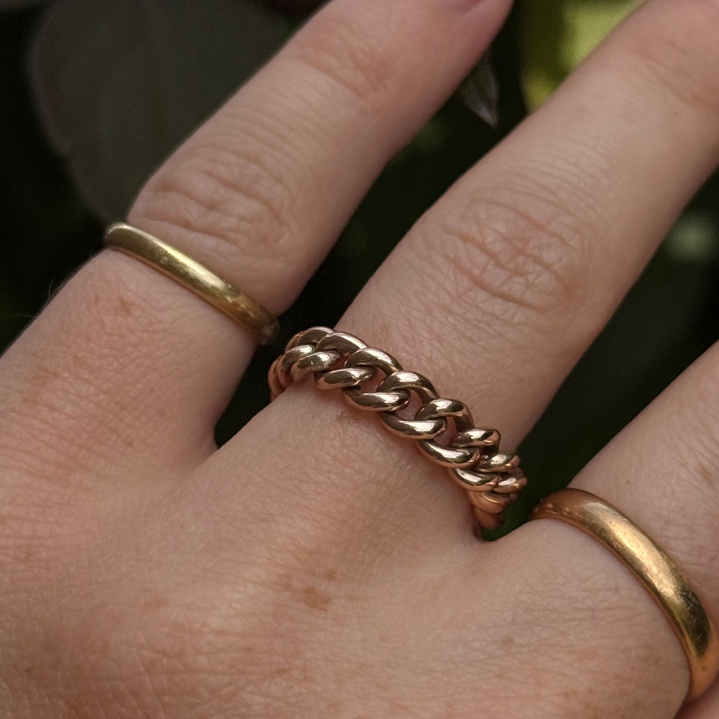 Antique Chunky Chain Curb Chain Ring in 9 Carat Gold