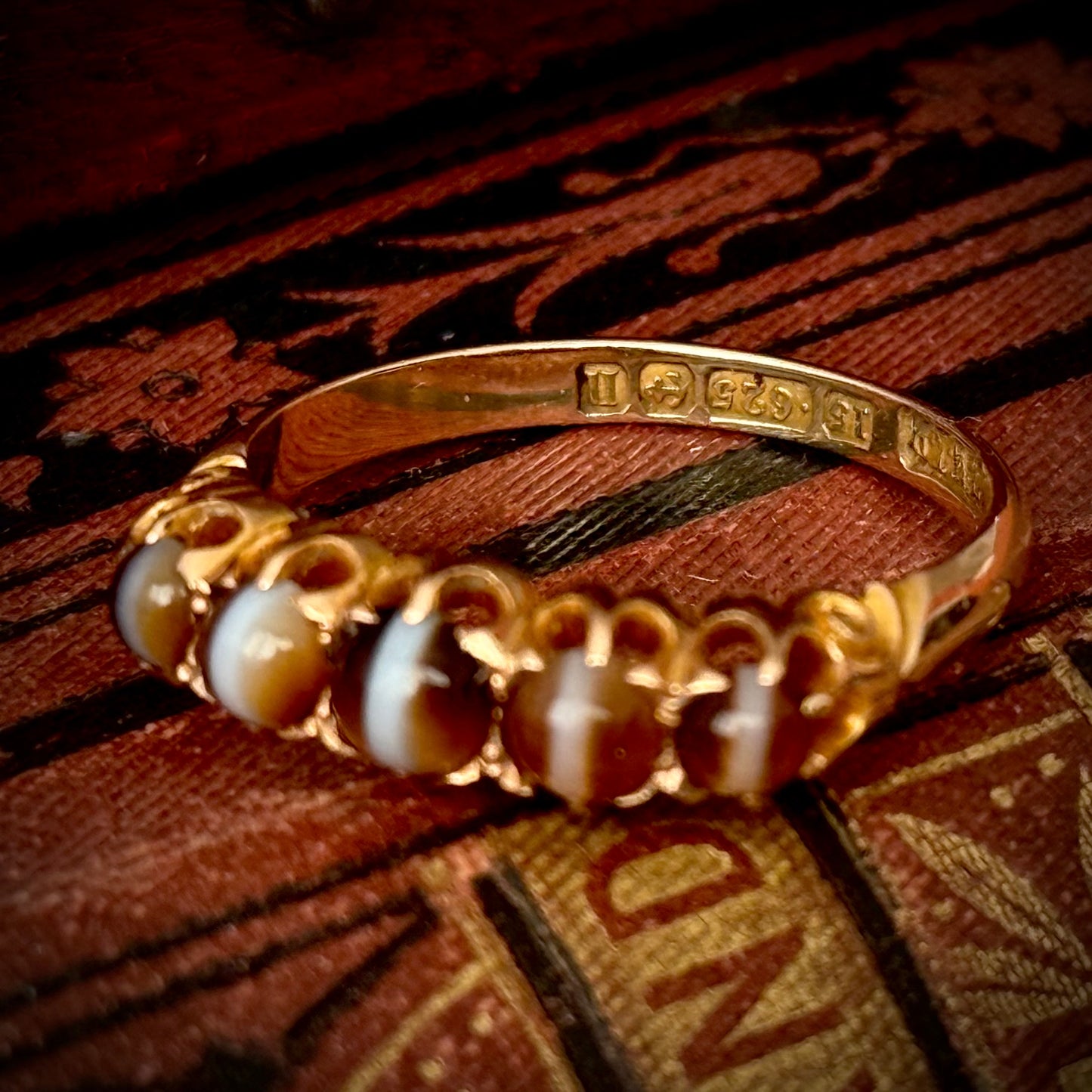 Antique Banded Agate Five Stone Ring in 15 Carat Gold