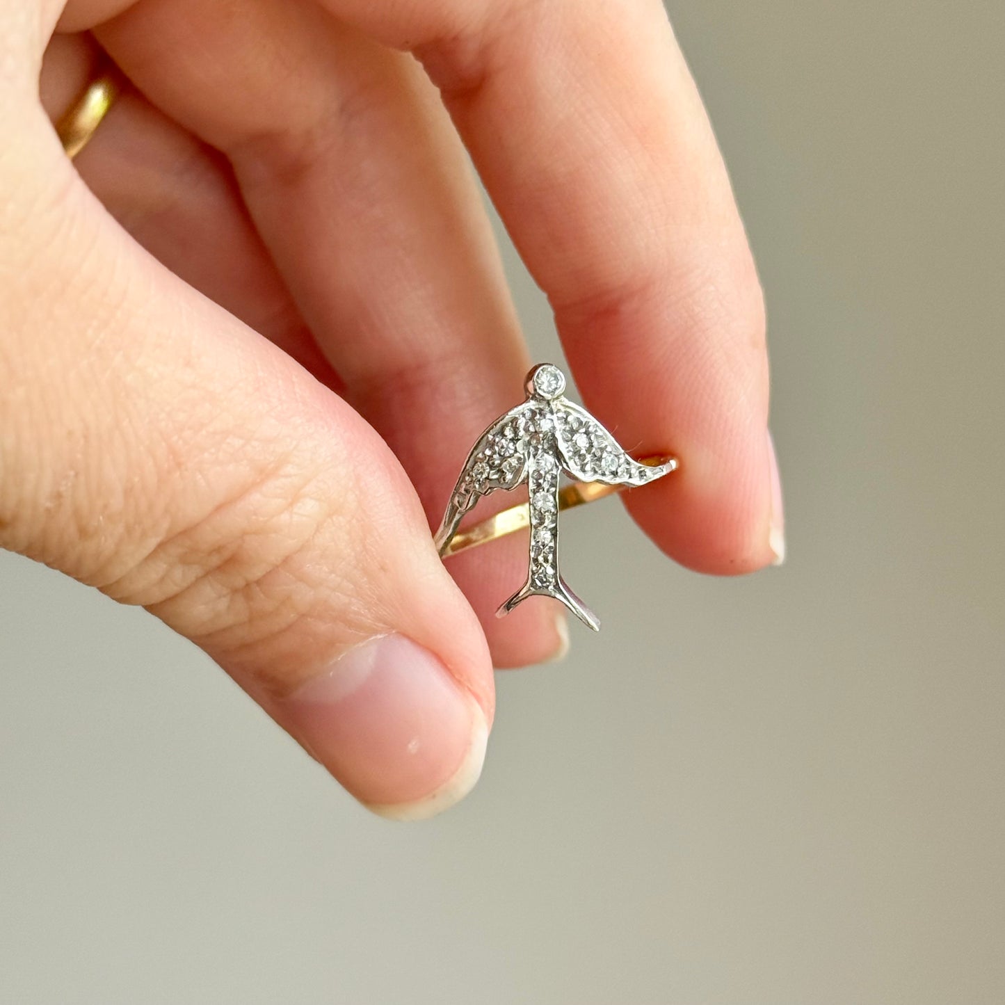 Art Deco Diamond Swallow Ring in 14 Carat Gold; 1920