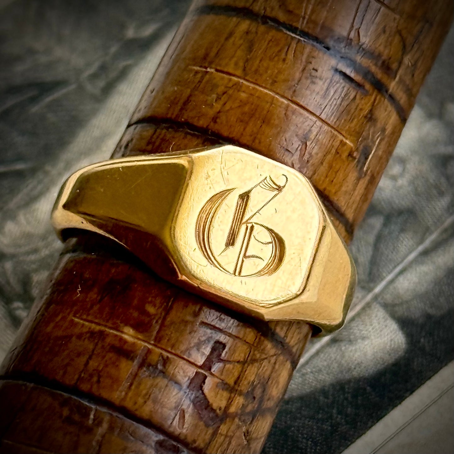 Antique Monogram 'G' Signet Ring in 18 Carat Gold
