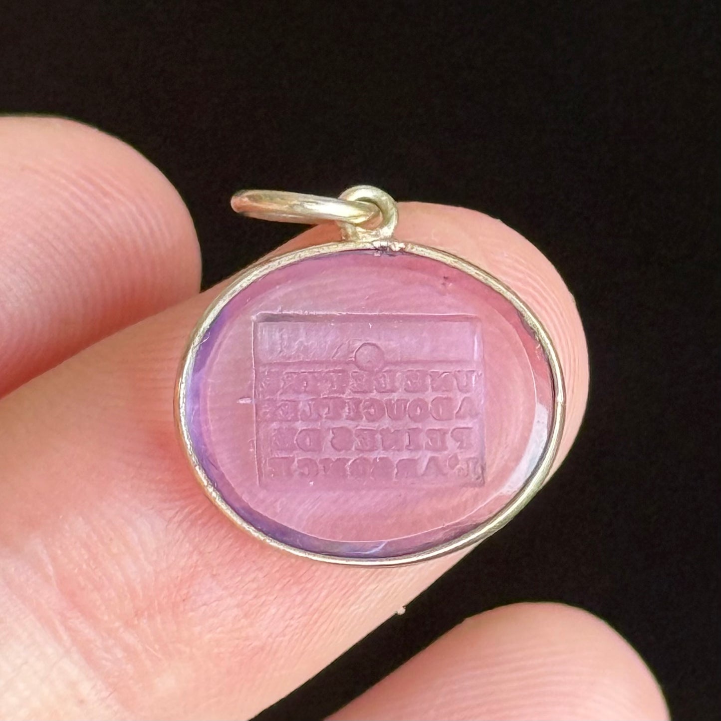 Antique Seal French Motto Pendant in 9 Carat Gold