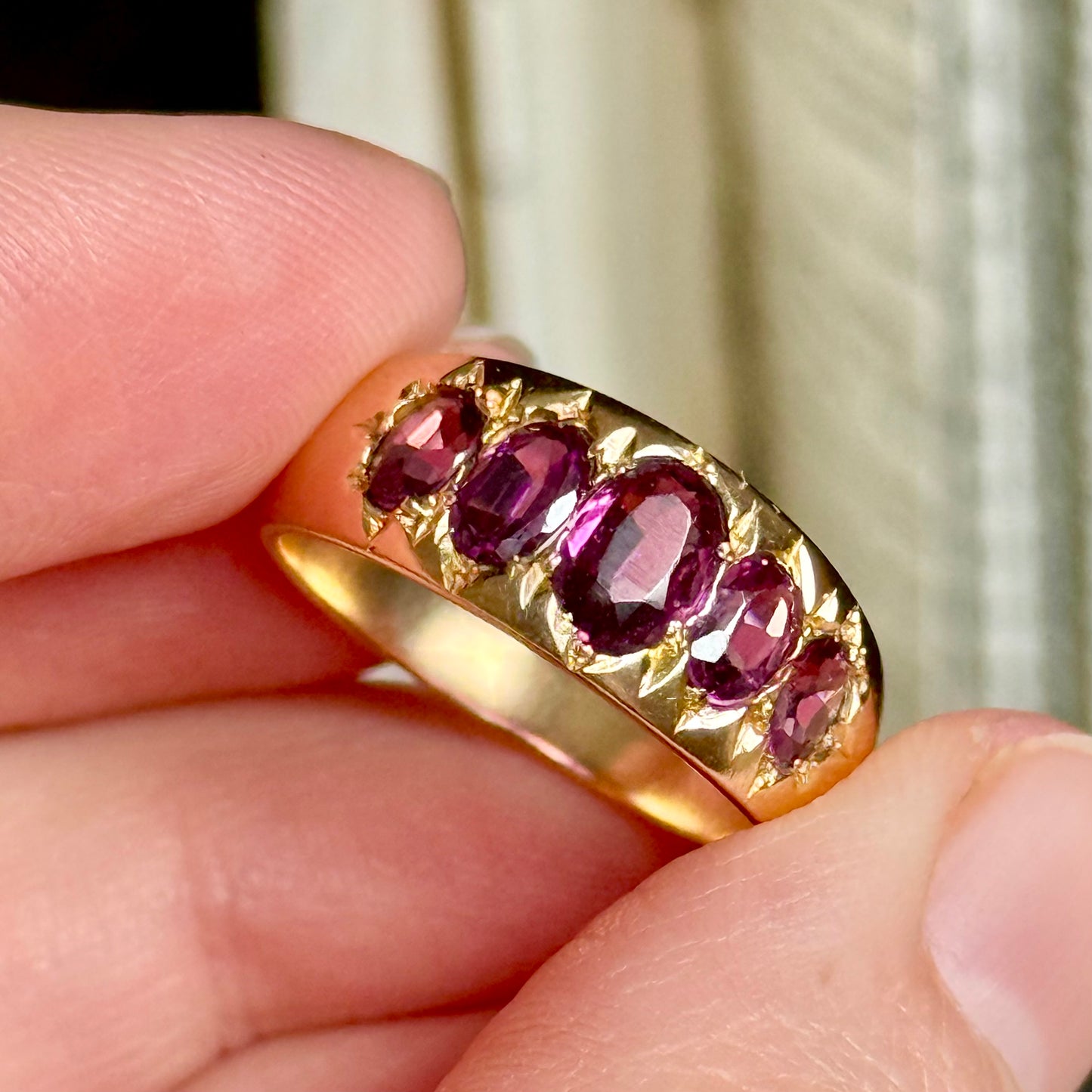 Antique Victorian Graduating Garnet Ring in 9 Carat Gold