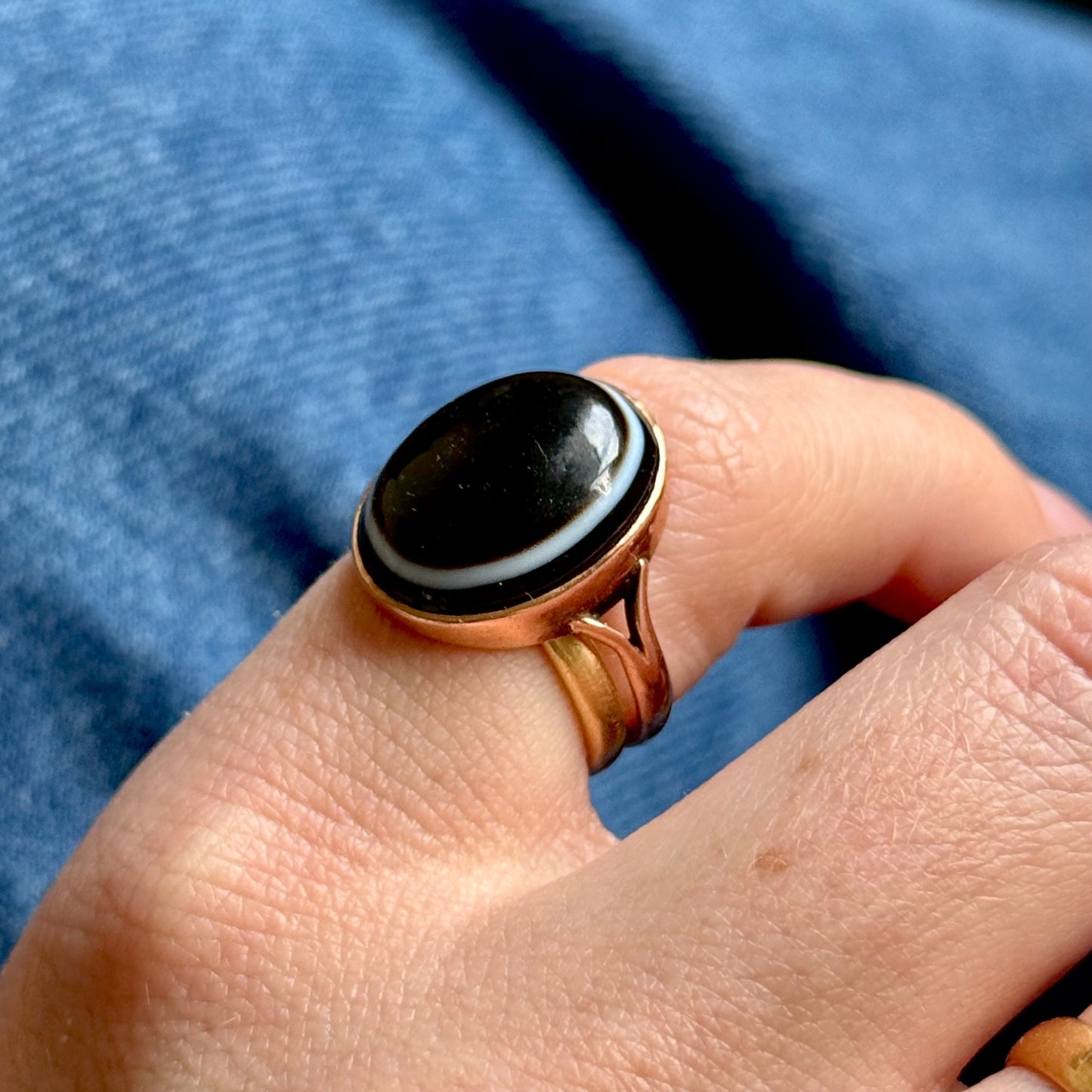 Victorian Bull's Eye Agate Ring in 9 Carat Gold' Circa 1890