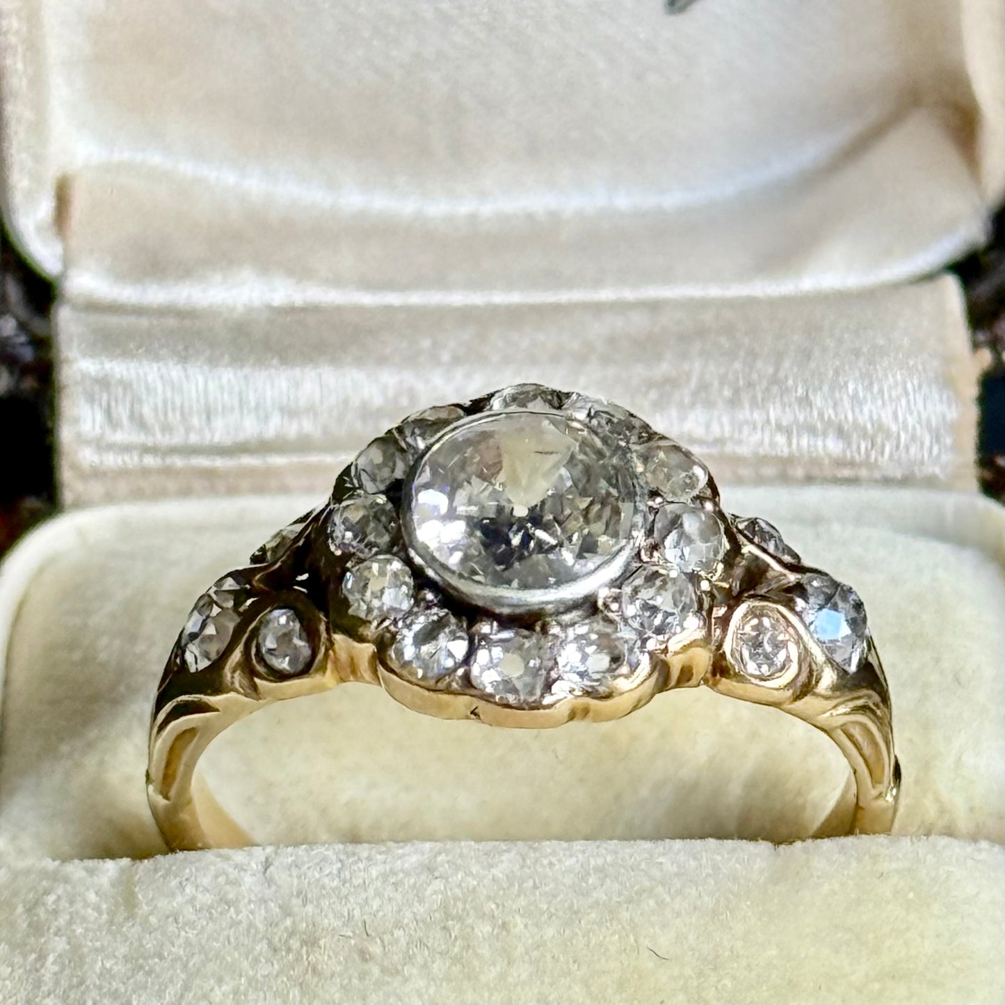 Boxed Vintage Old Cut Diamond Cluster Ring in 18 Carat Gold