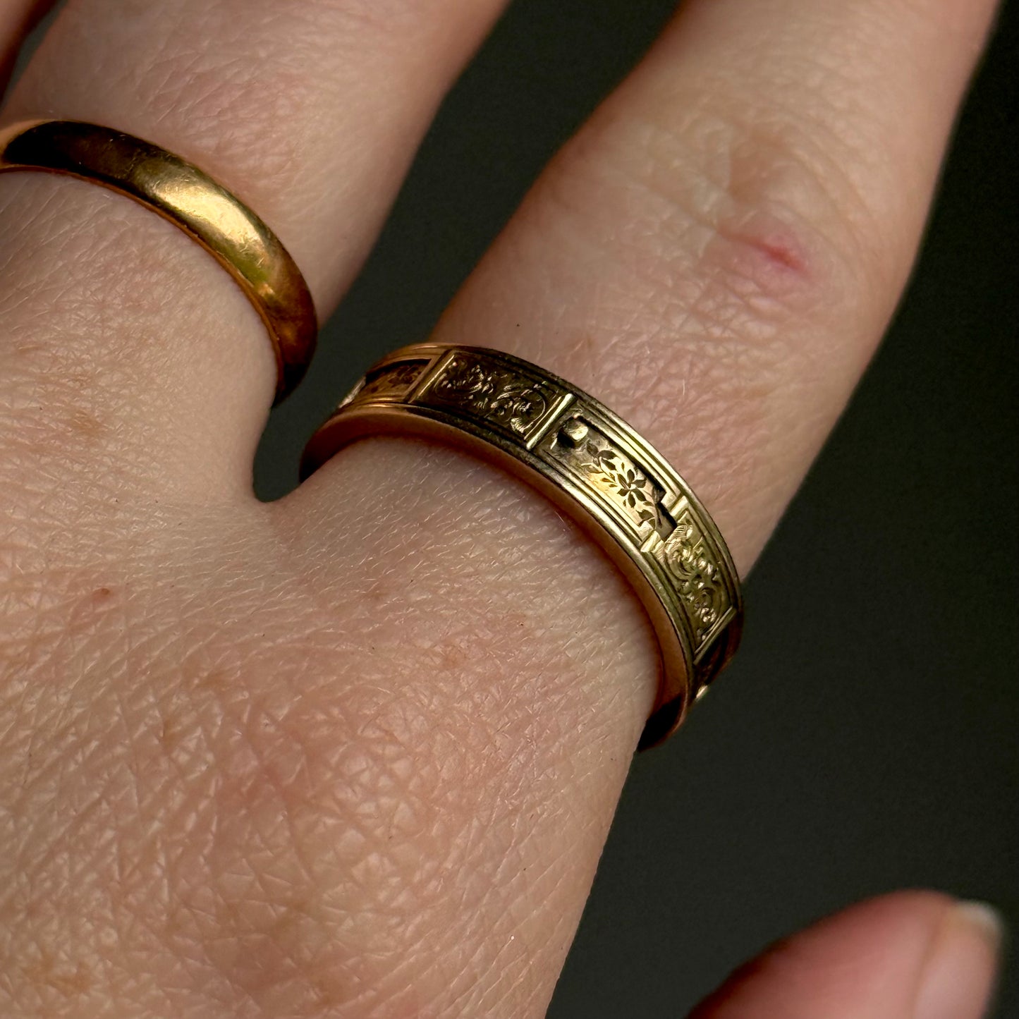 Victorian Secret Sliding Panel Mourning Ring in 15 Carat Gold; Circa 1860