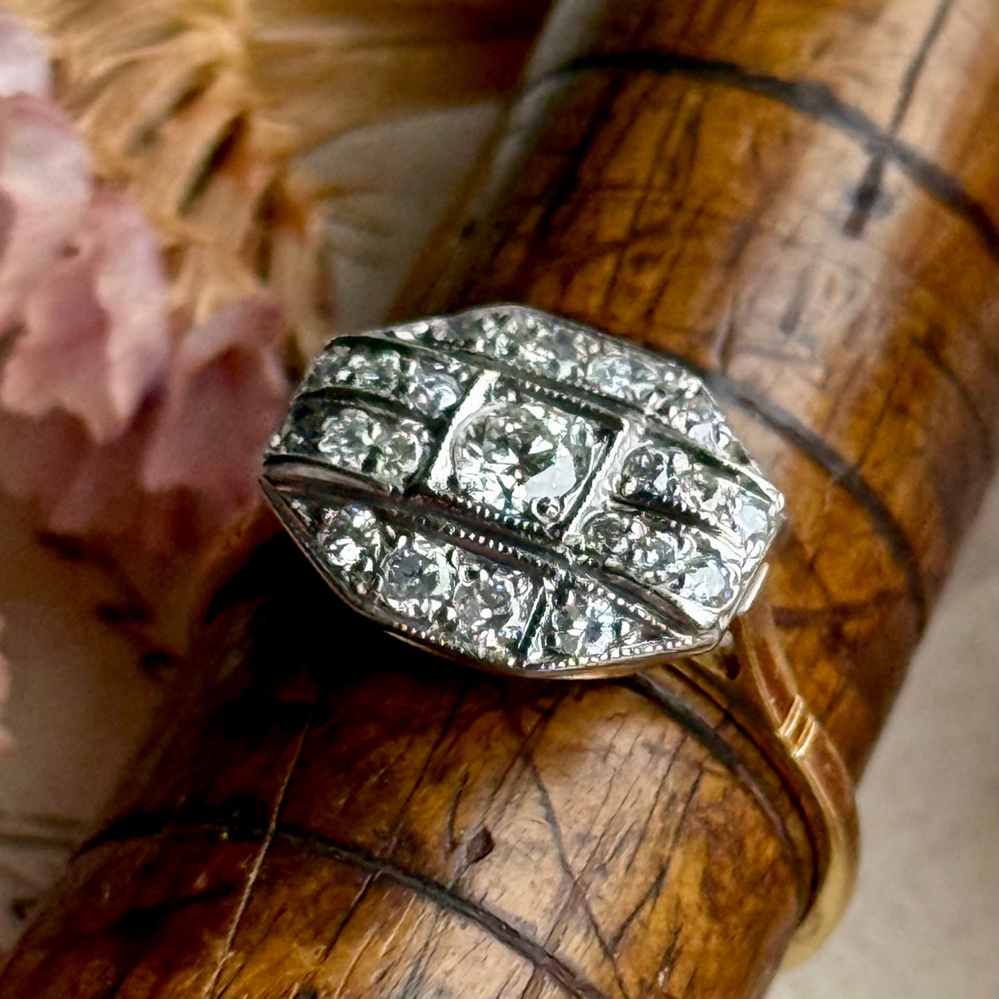 Antique Art Deco Diamond Ring in 18 Carat Gold