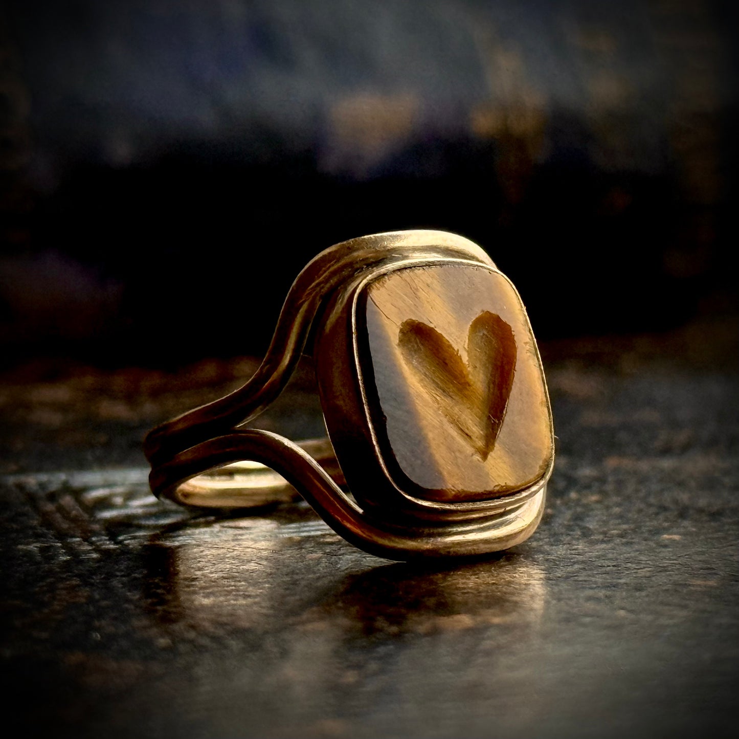 Vintage Carved Tiger's Eye Ring in 9 Carat Gold