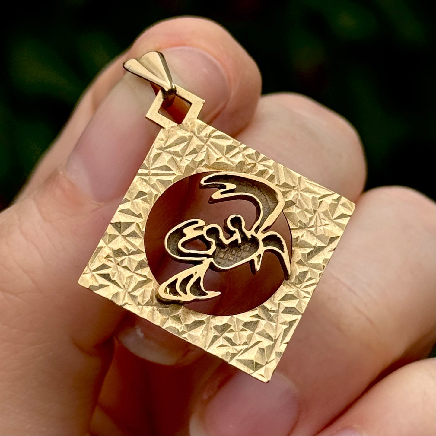 Vintage Cancer Zodiac Sign Pendant in 9 Carat gold