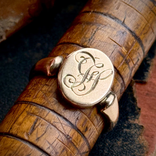 Antique Locket Signet Ring in 9 Carat Gold; Circa 1916