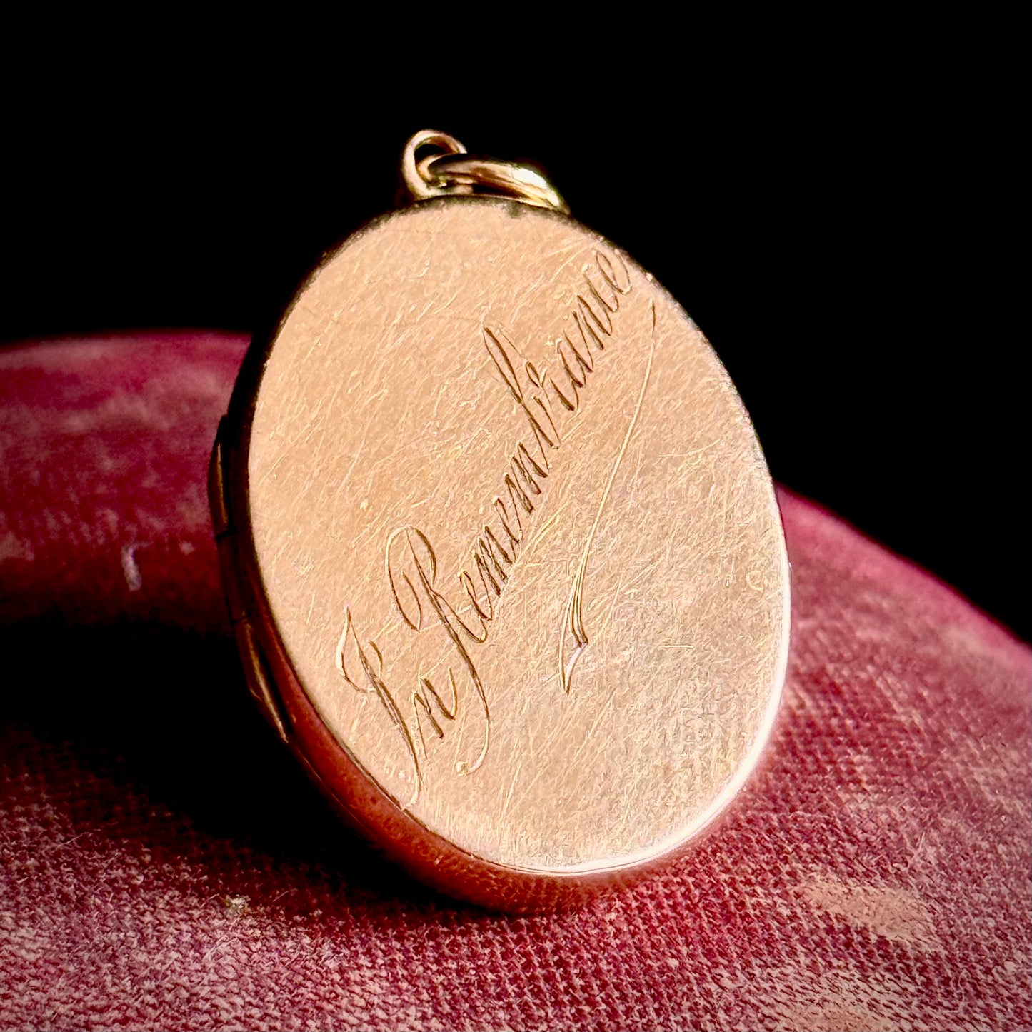 Antique 'In Remembrance' Oval Locket in 9 Carat Gold; Circa 1915