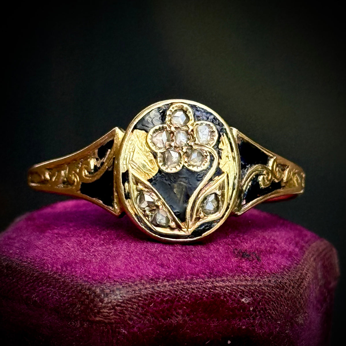 Antique Forget me Not Ring in 9 Carat gold; Circa 1873