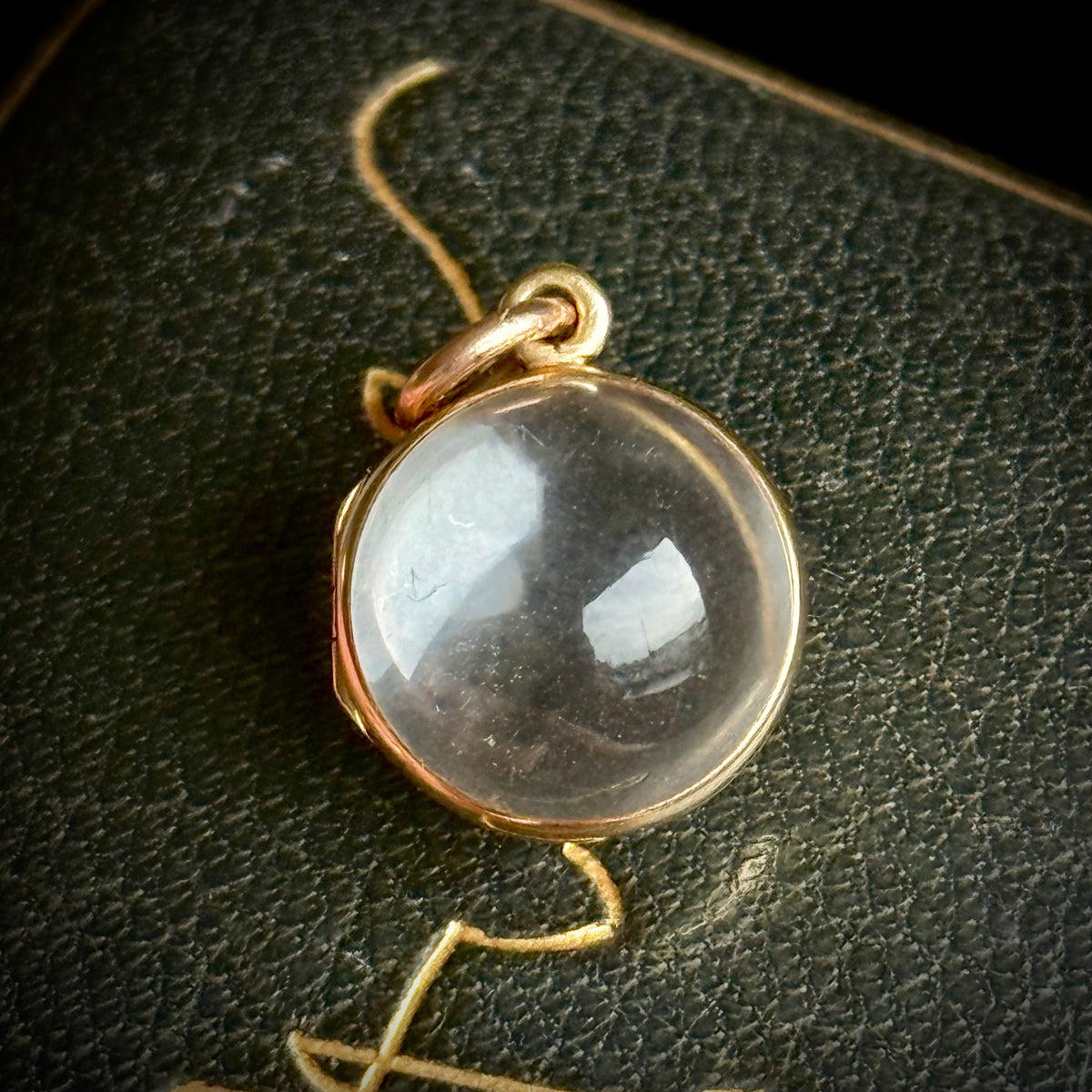 Antique Victorian Pool of Light in 9 Carat Gold; Circa 1880