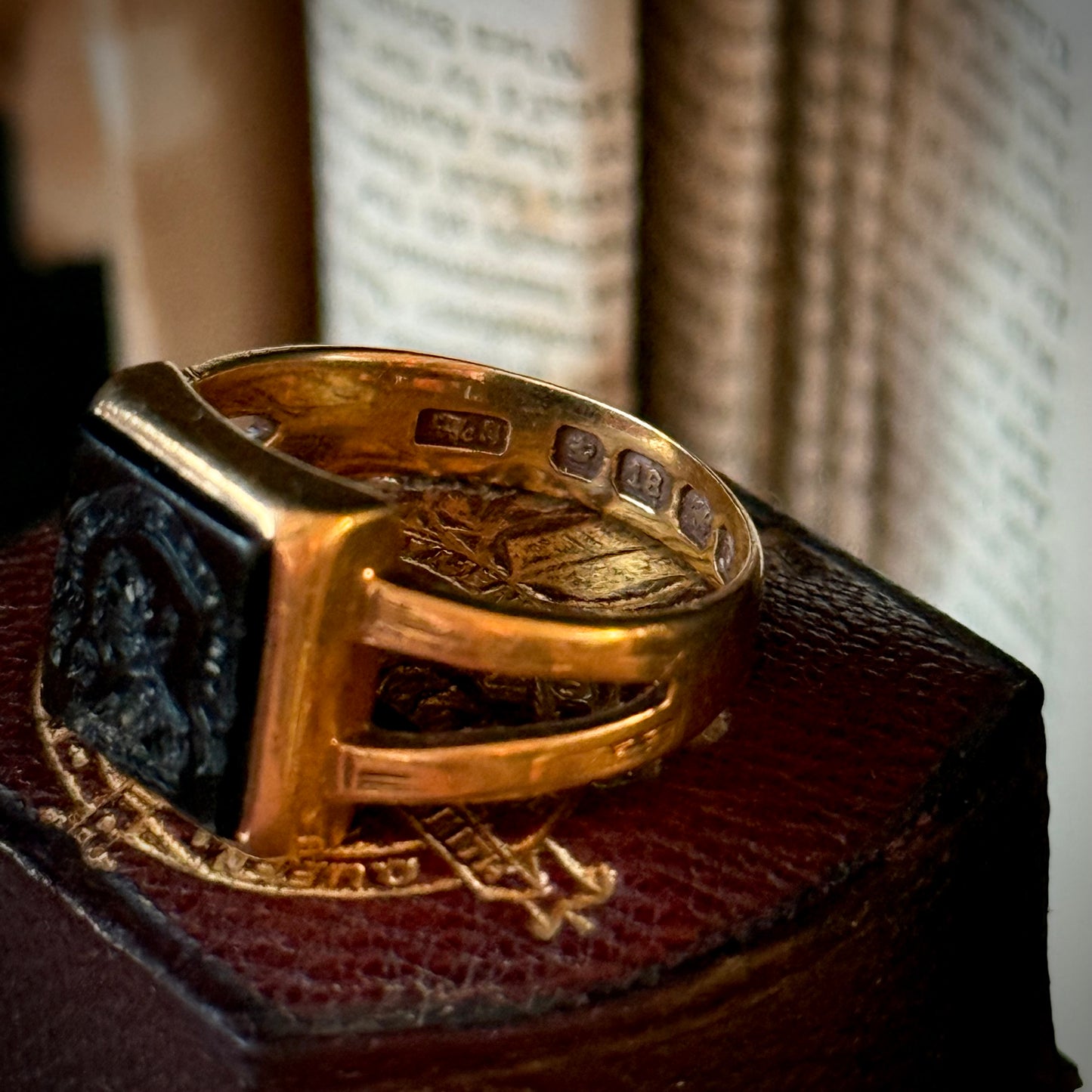 Antique Victorian Intaglio Signet Ring in 18 Carat Gold