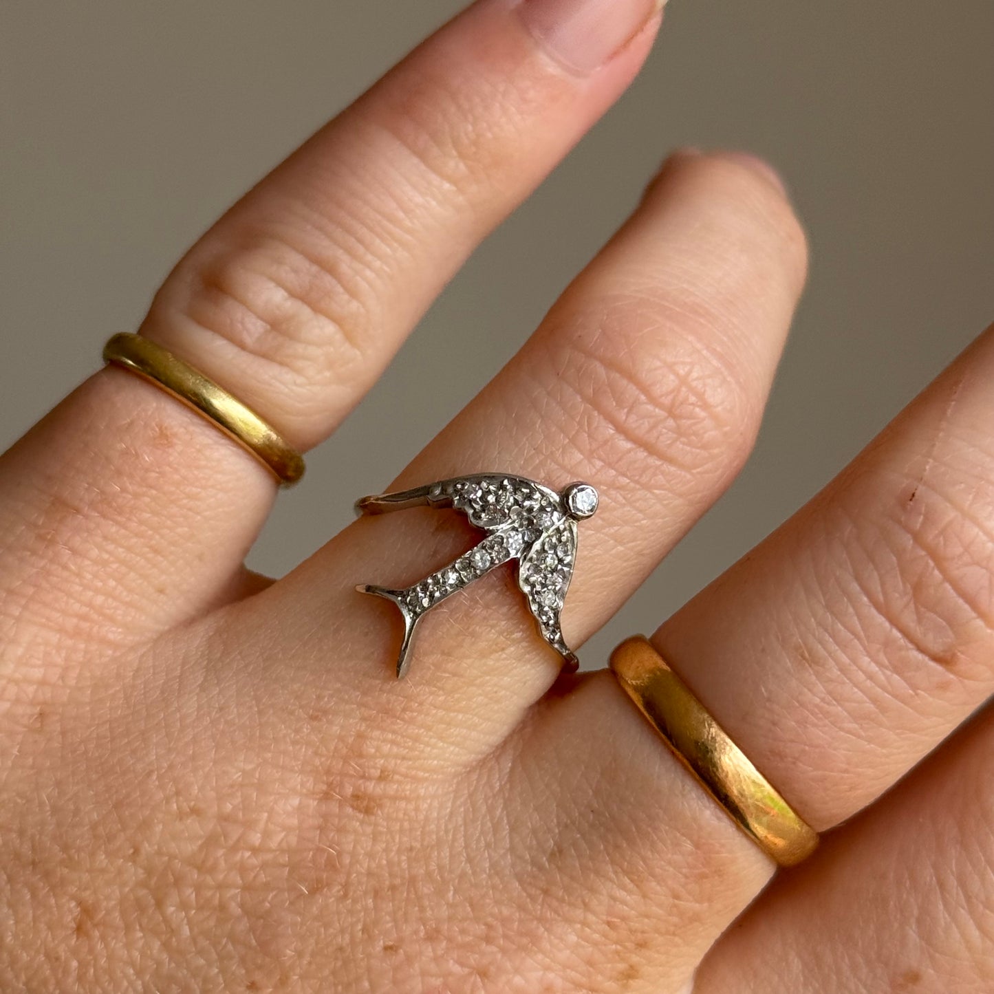 Art Deco Diamond Swallow Ring in 14 Carat Gold; 1920