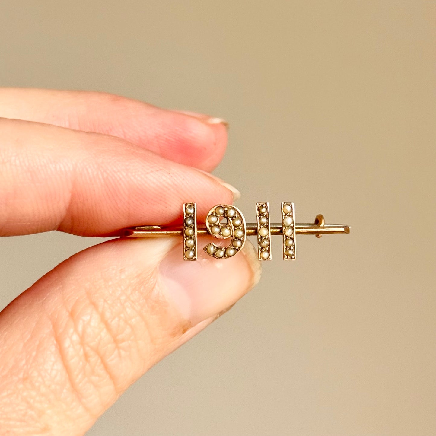 Antique Pearl Brooch in 9 Carat Gold; Circa 1911