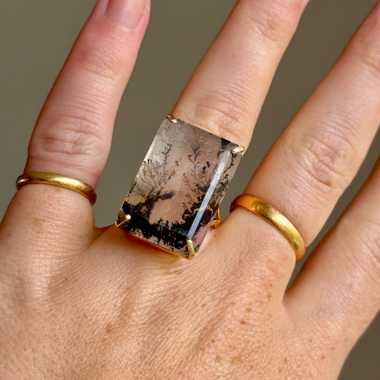 Substantial Vintage Dendritic Agate Ring in 18 Carat Gold