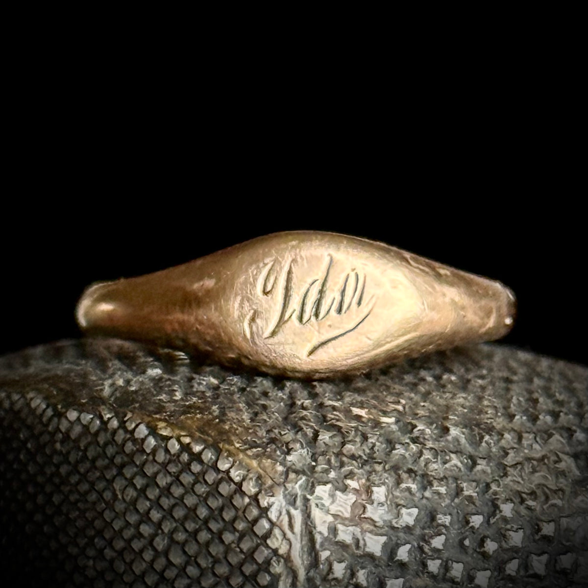 Antique 'Ida' Signet Ring in 9 Carat Gold; Circa 1921