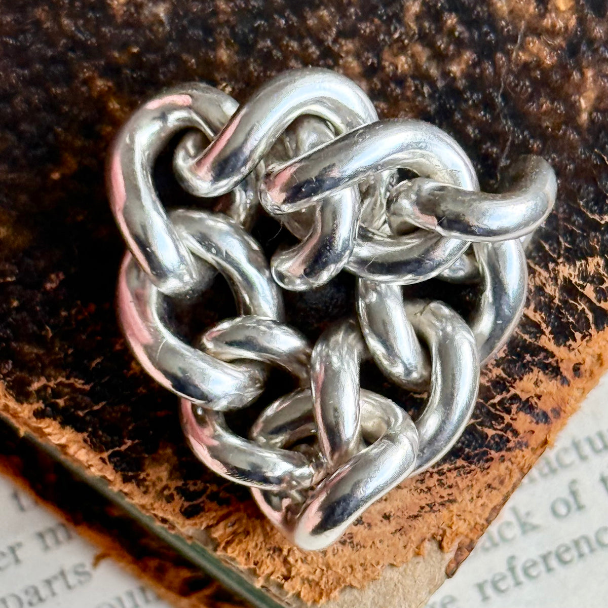 Antique Heavy Chain Ring in Silver; Circa 1890