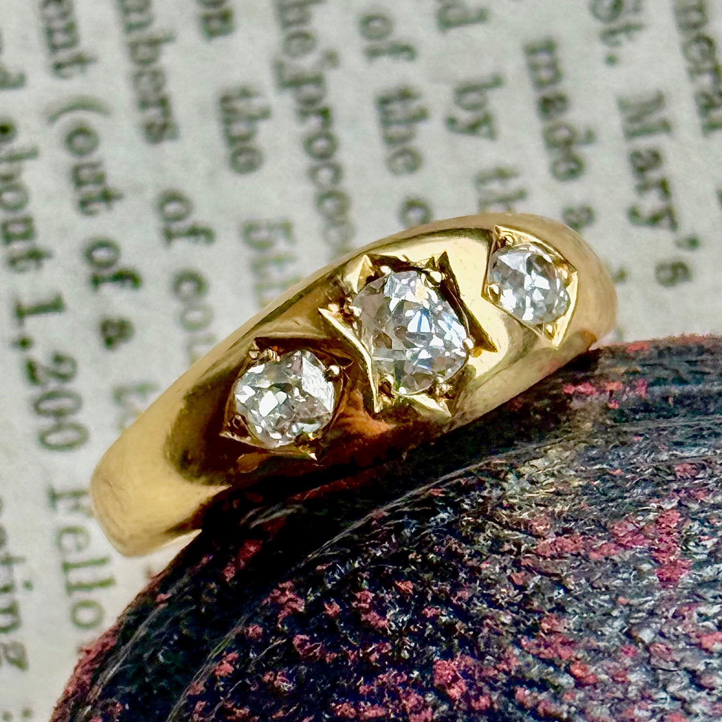 Antique Diamond Trilogy Ring in 18 Carat Gold