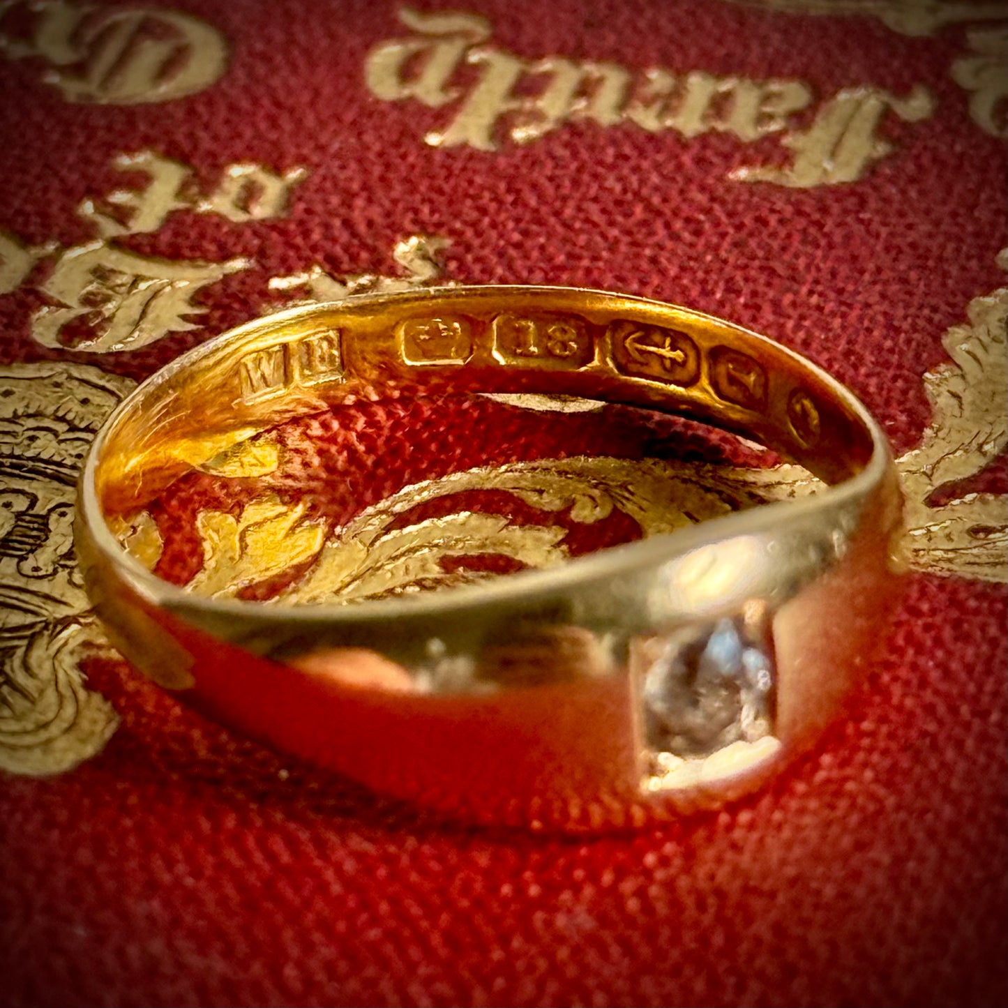 Antique Victorian Old Cut Diamond Ring in 18 Carat Gold