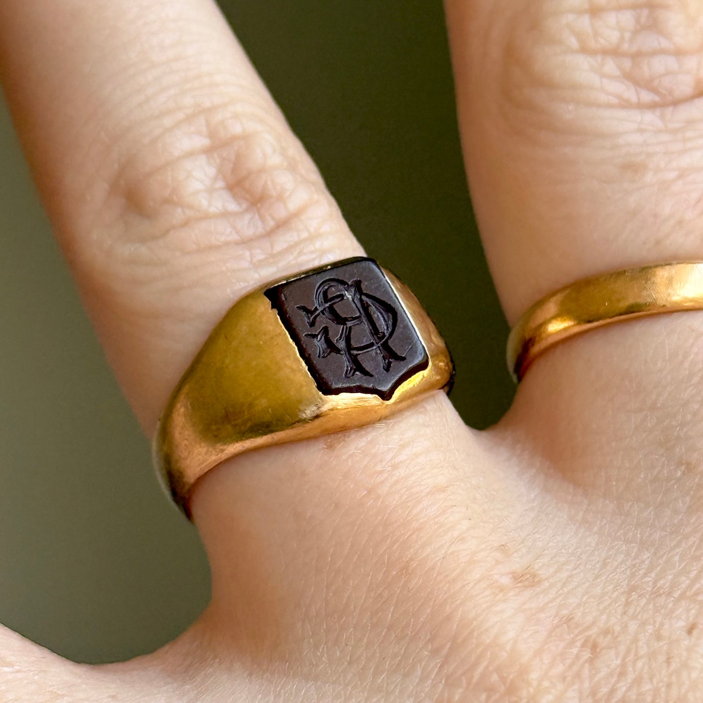Antique Victorian Intaglio Signet Ring in 18 Carat Gold
