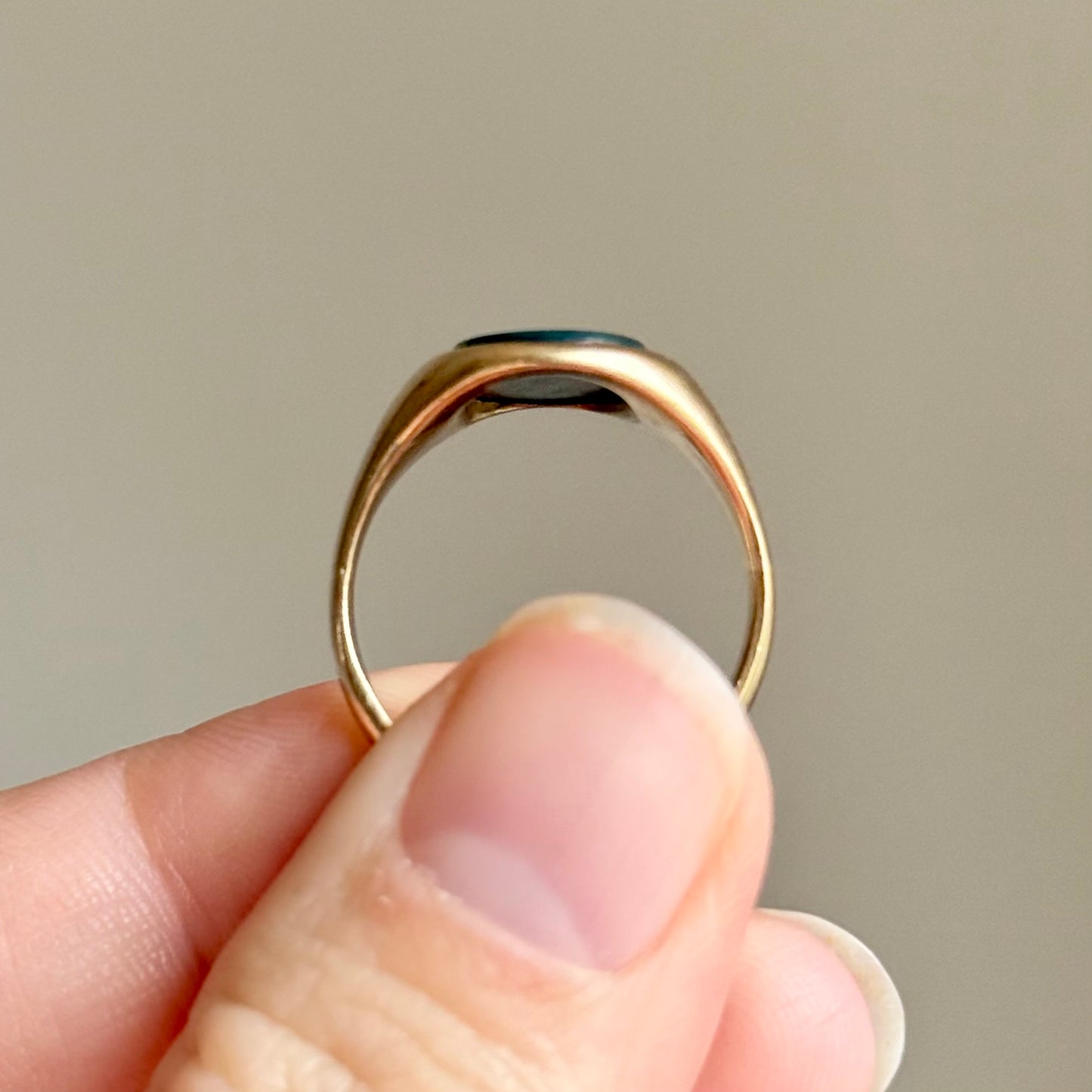 Bloodstone Boars Head Signet Ring in 9 Carat Gold, Circa 1936