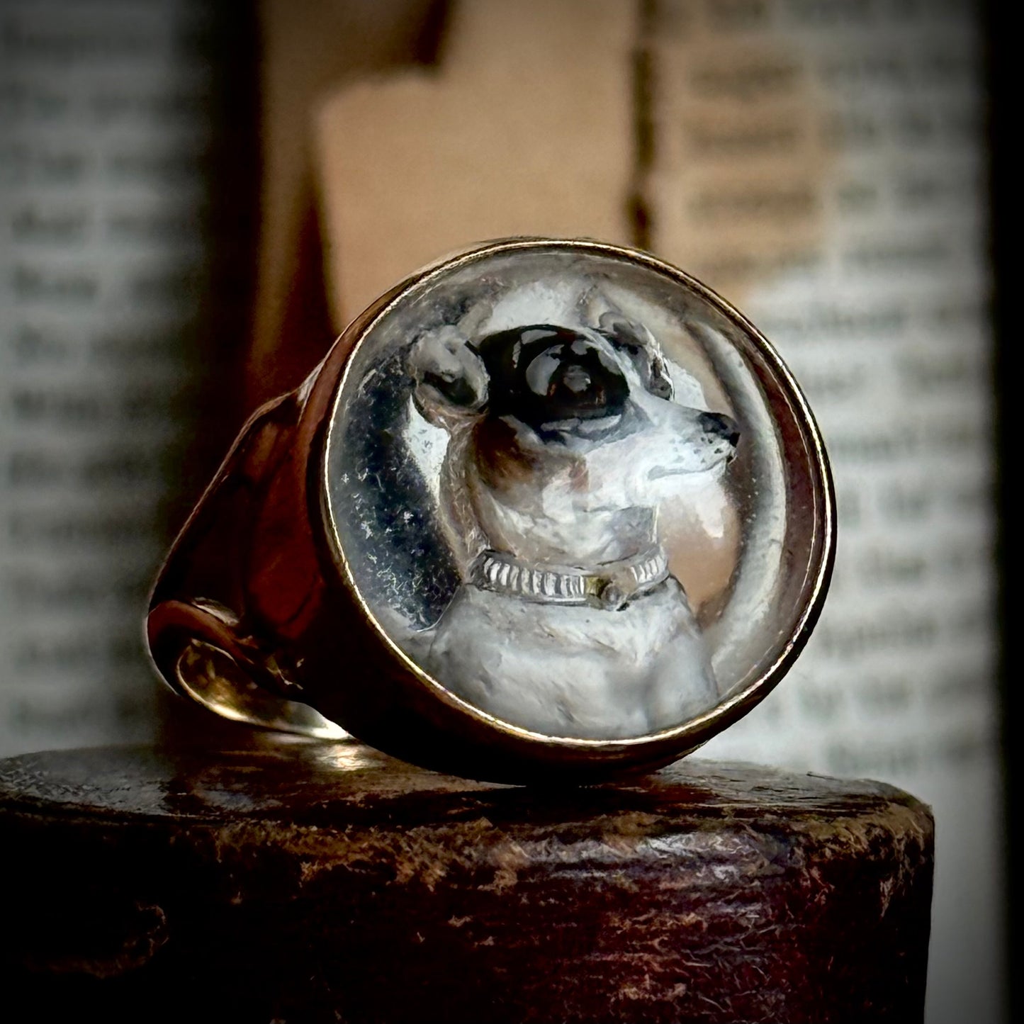 Antique Victorian Essex Crystal Reverse Painted Dog Ring