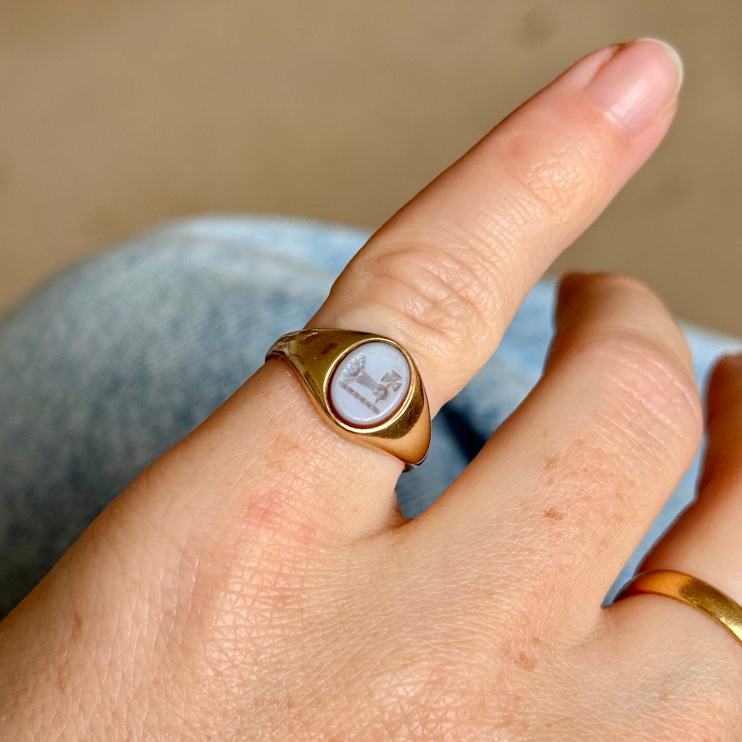 Vintage Signet Ring in 9 carat Gold; Circa 1956