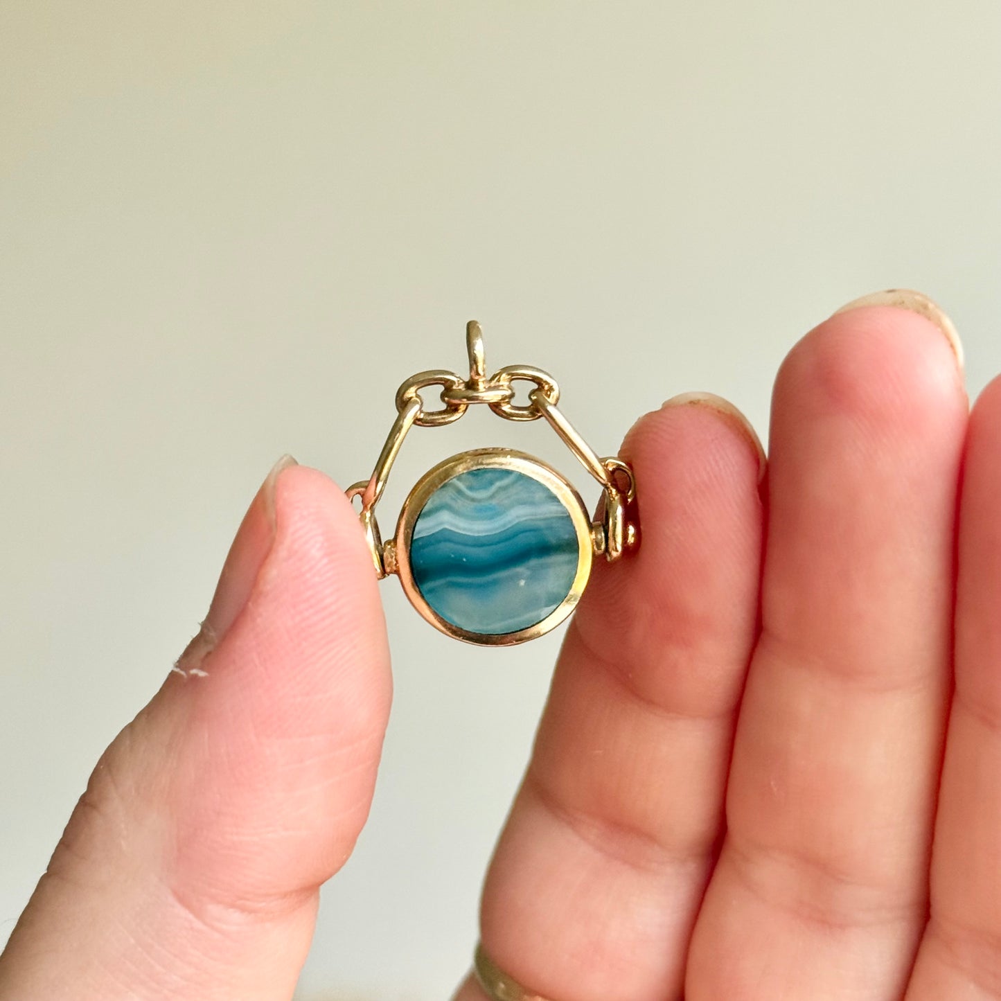 Vintage Agate Spinning Fob in 9 Carat Gold; Circa 1998