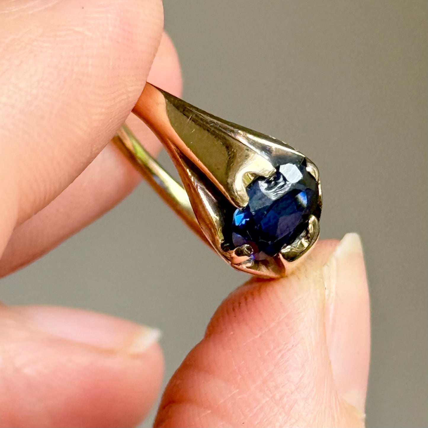 Vintage Sapphire Solitaire in 9 Carat Gold; Circa 1968
