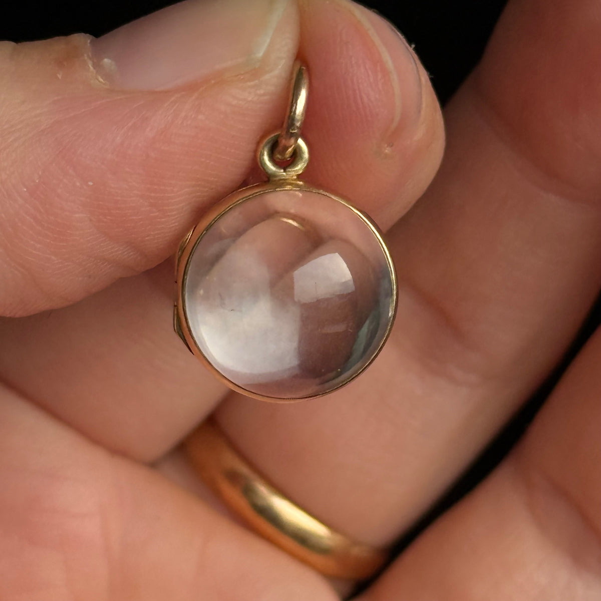 Antique Victorian Pool of Light in 9 Carat Gold; Circa 1880