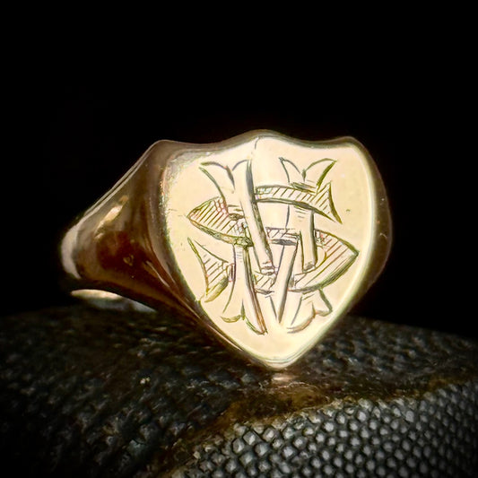 Antique Monogram Signet Ring 9 Carat gold; Circa 1900