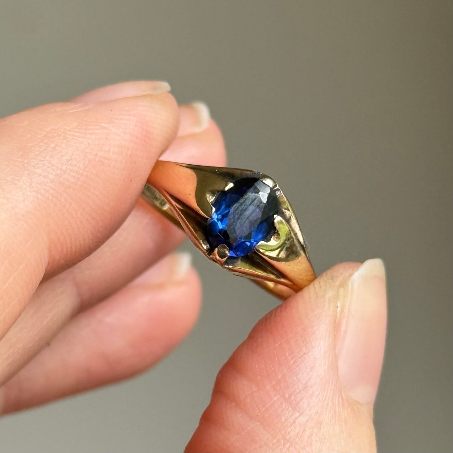 Vintage Sapphire Solitaire in 9 Carat Gold; Circa 1968
