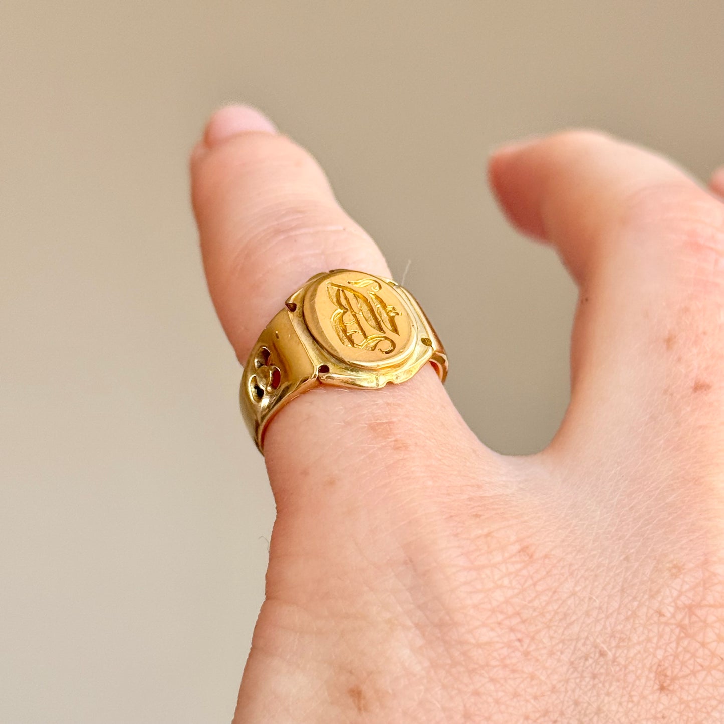 Heavy 'B' Signet Ring in 15 Carat Gold; Circa 1880