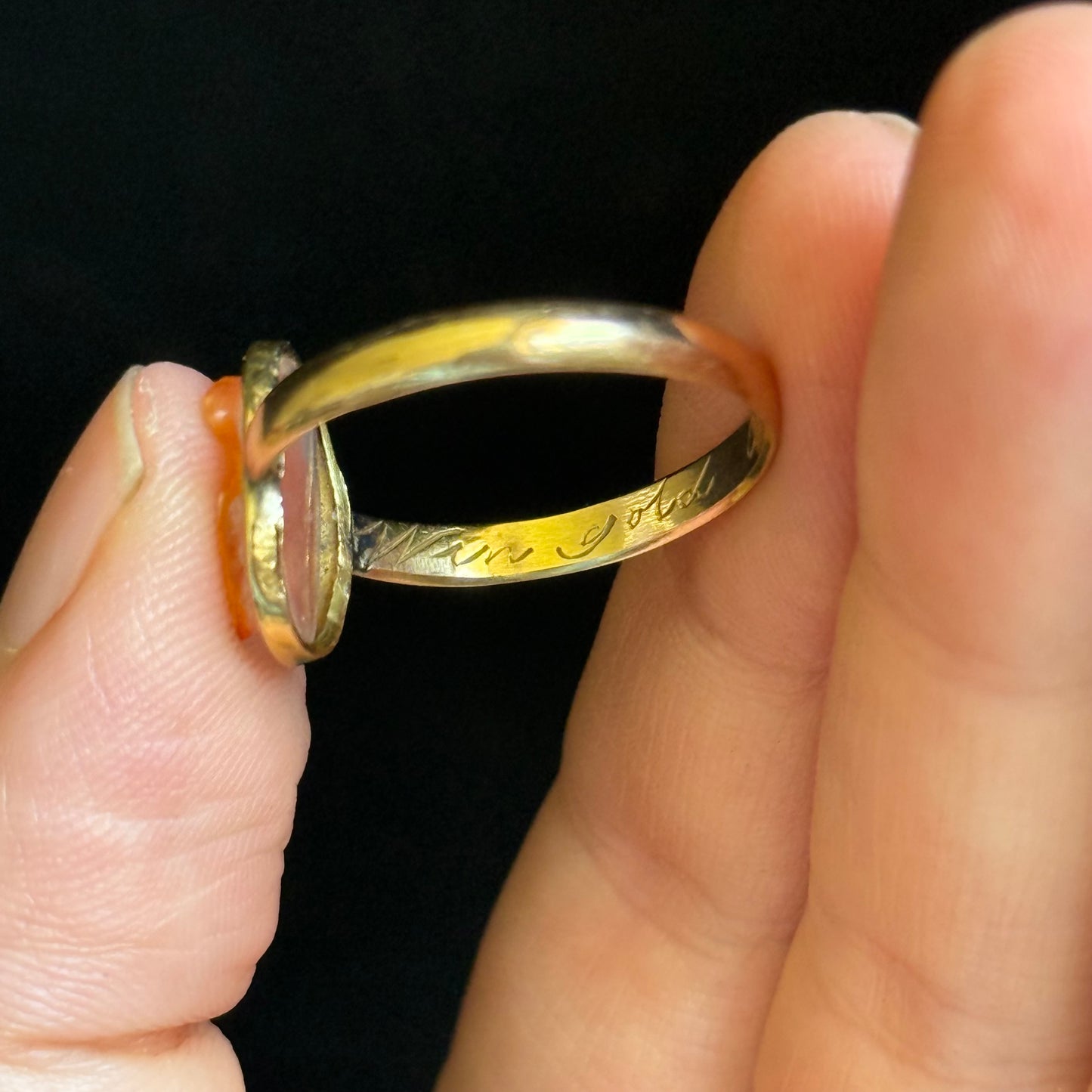Antique Agate Cameo Ring in 18 Carat Gold