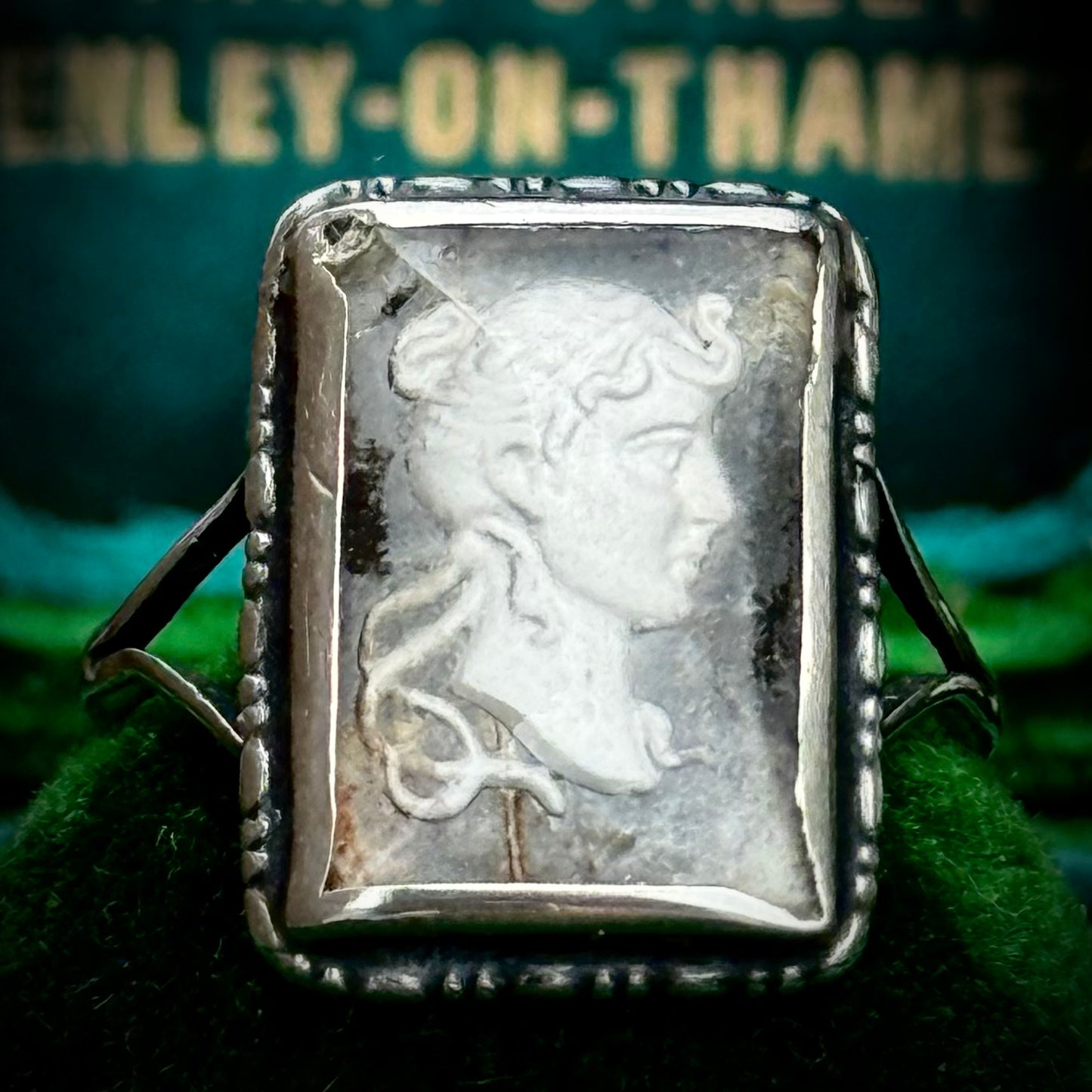 Antique Medusa Cameo Ring in silver; Circa 1920