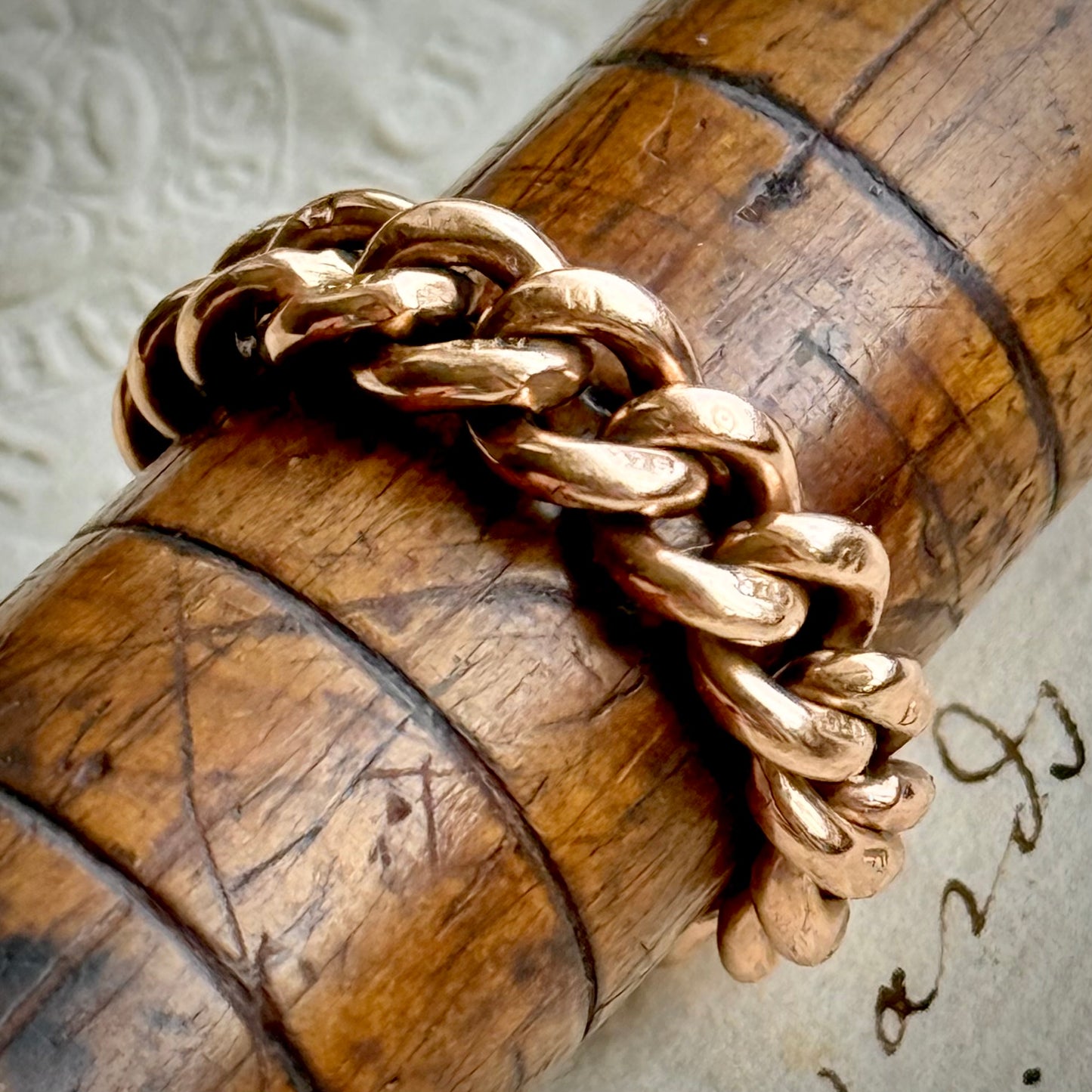Antique Chunky Chain Curb Chain Ring in 9 Carat Gold