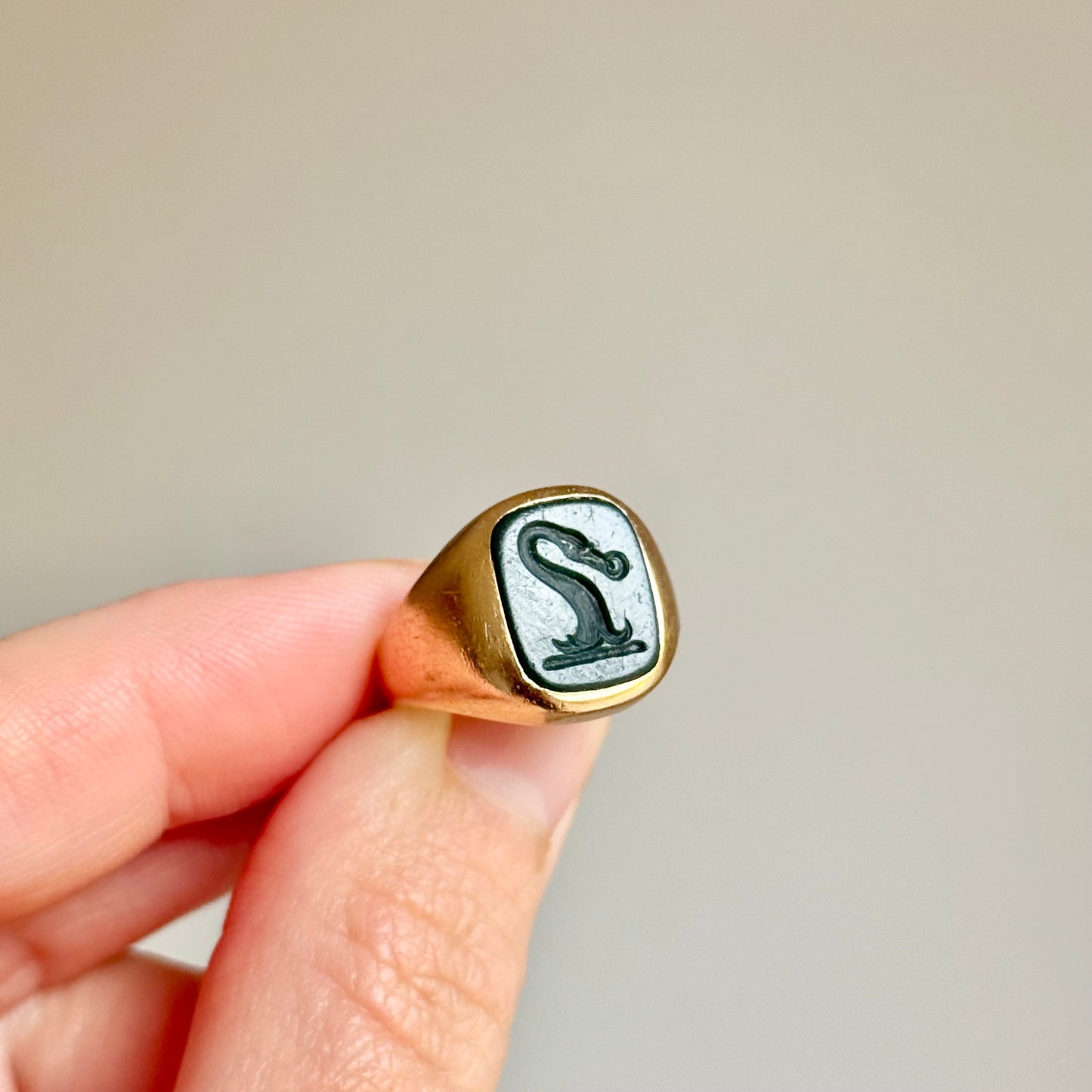 Vintage Swan & Ring Signet Ring in 9 Carat Gold, Circa 1971