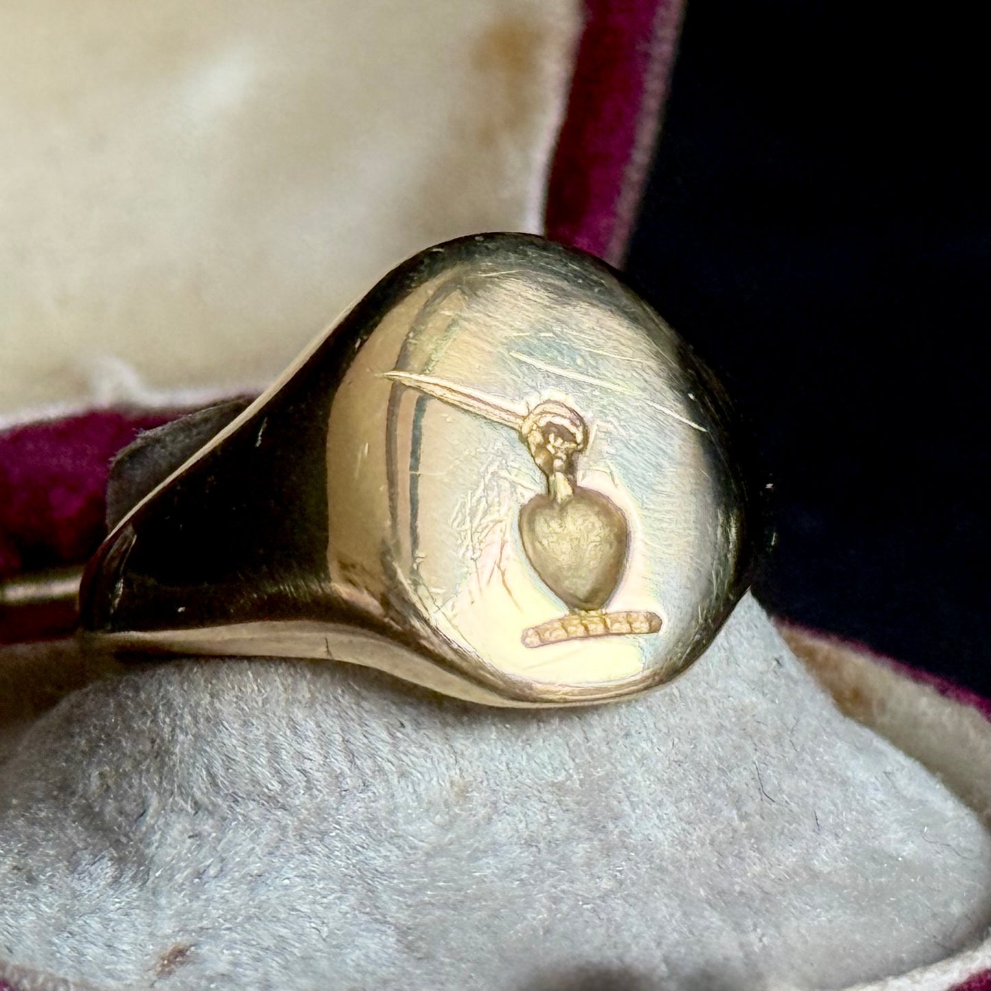 Vintage Heraldic Signet Ring in 18 Carat Gold; Circa 1960